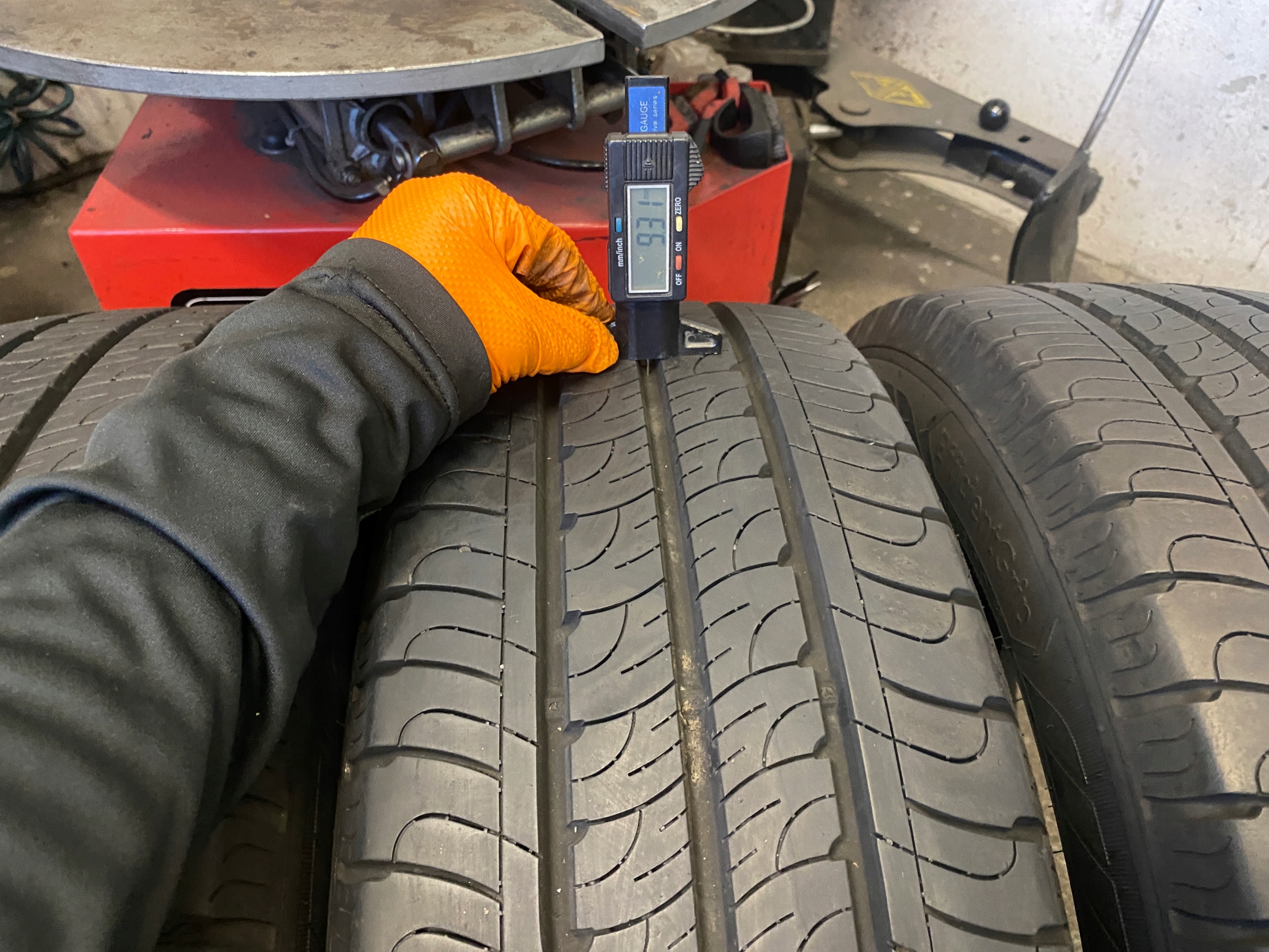 4 tyres summer 215/60R17C Goodyear EfficientGrip Cargo 2 as new 9mm 2022r