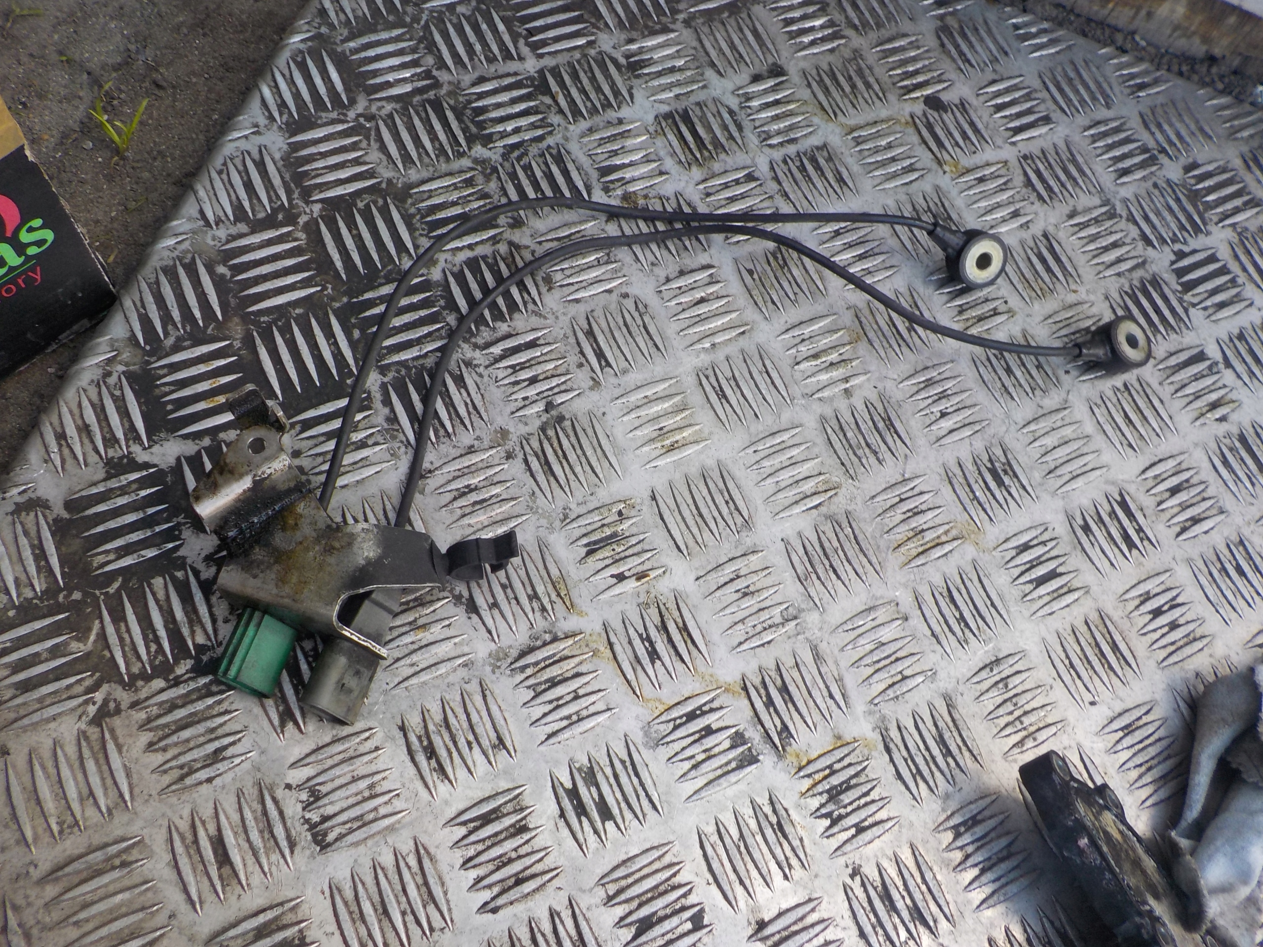 AUDI A6 C6 3.2 FSI sensor STUKOWY