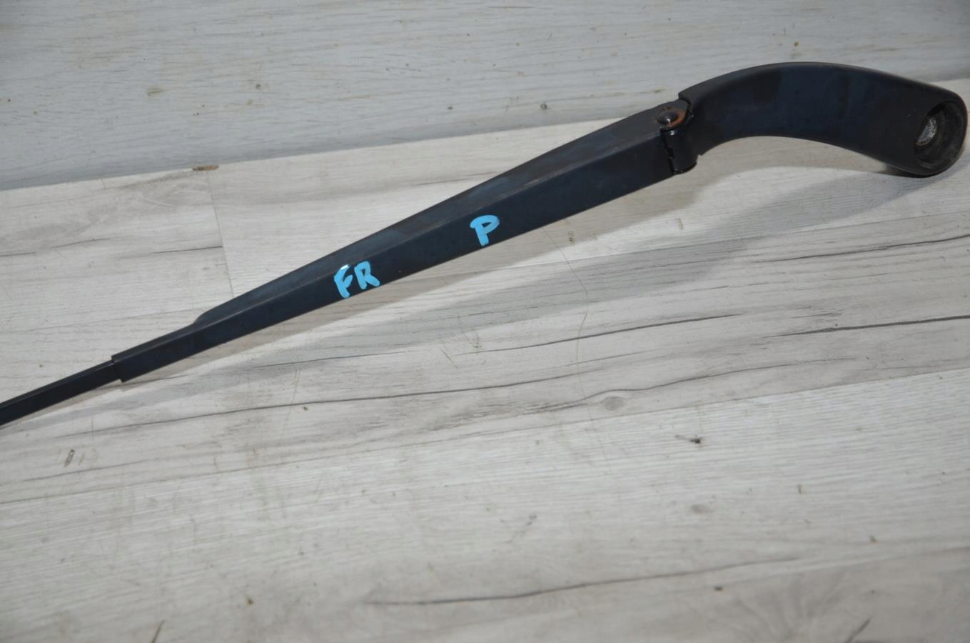 wiper arm right front FIAT FREEMONT 12r