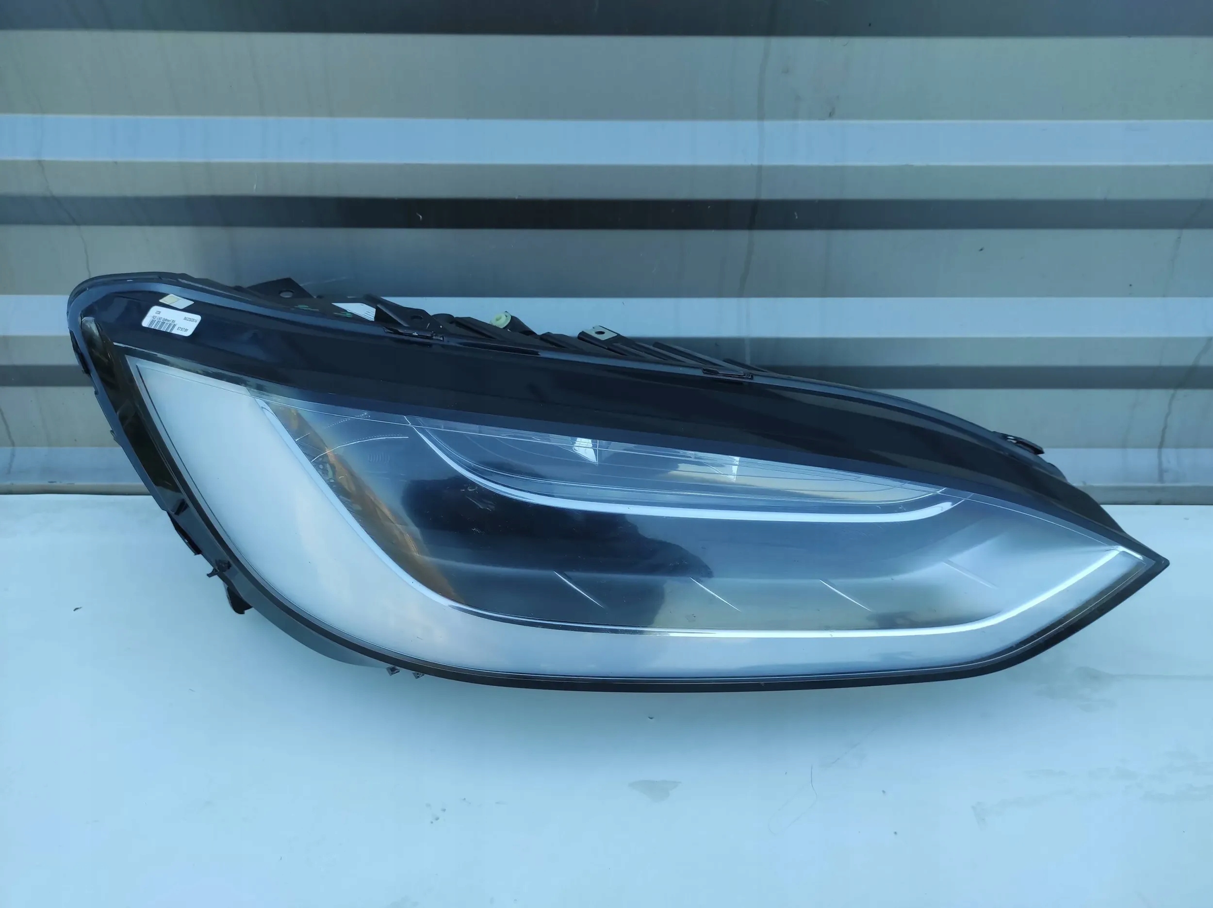 ФАРА ПЕРЕДНЯ ПЕРЕД ЛІВА Tesla Модель X