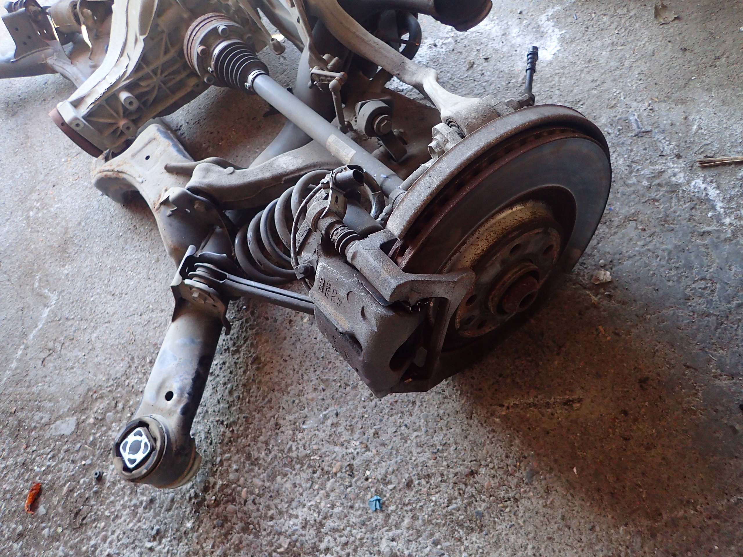 AUDI A6 C7 4G5 ZAWIESZENIE TYŁ TYLNE ŁAWA WÓZEK Producent części Audi OE