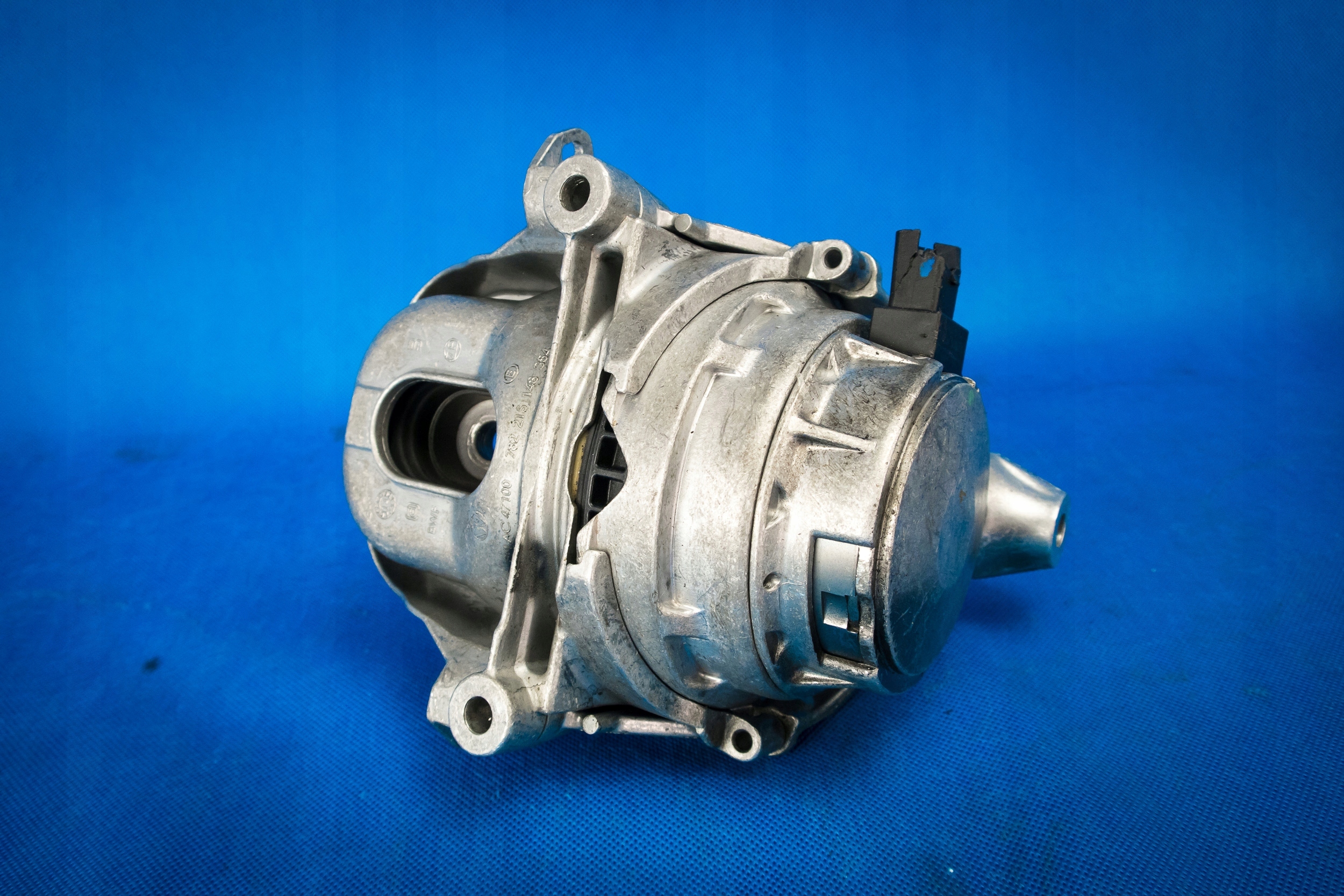 engine mount right Audi Q7 4M 4M0199256R ETron