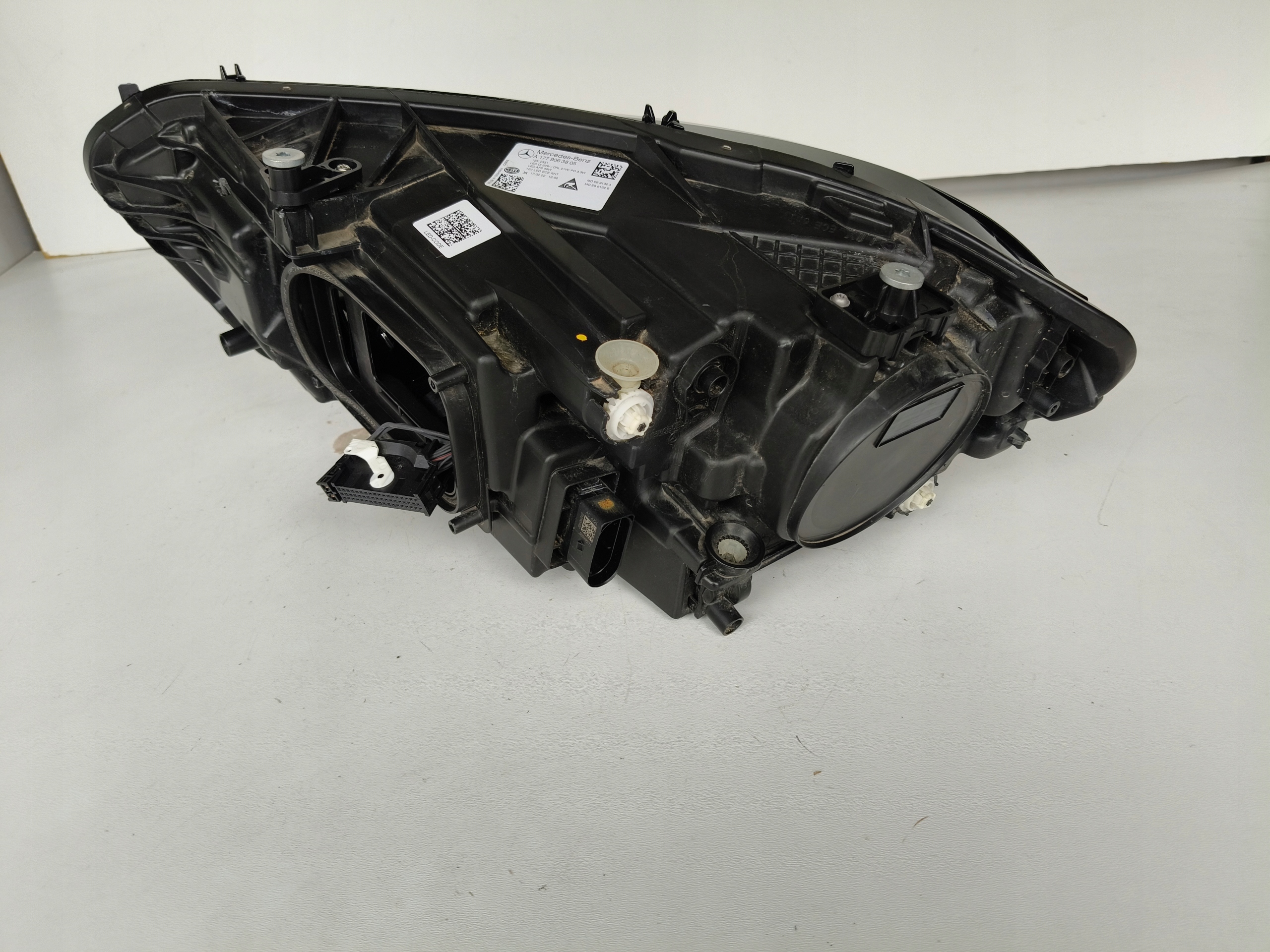 light right REFLEKTOR MERCEDES A-KLASA W177 18- FULL LED