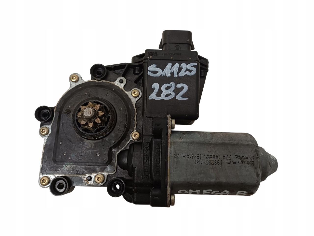 OPEL OMEGA B 94- SILNICZEK SZYBY LEWY PRZÓD 90520247