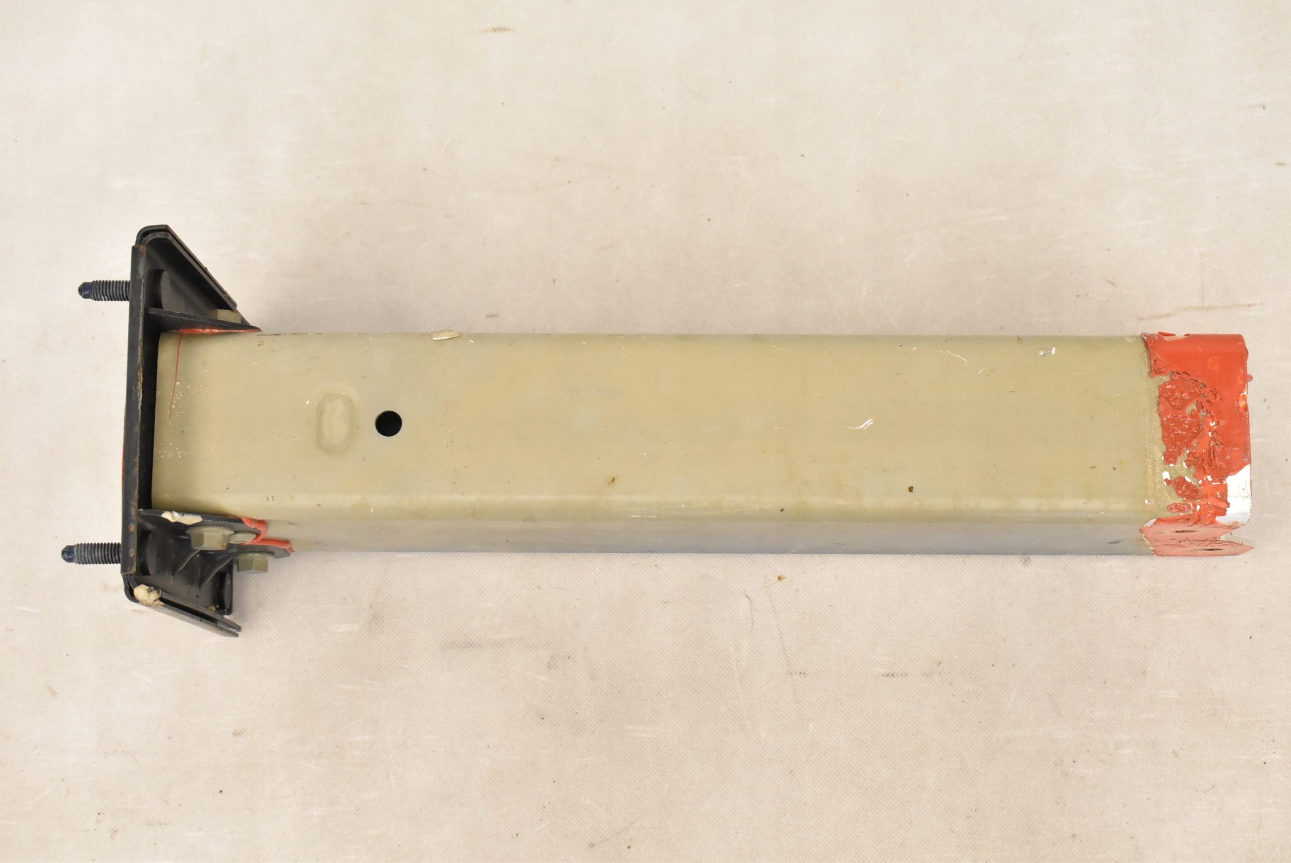 TESLA MODEL X PODŁUŻNICA TYLNA PRAWA 1045613-00-F Numer katalogowy części 1045613-00-F