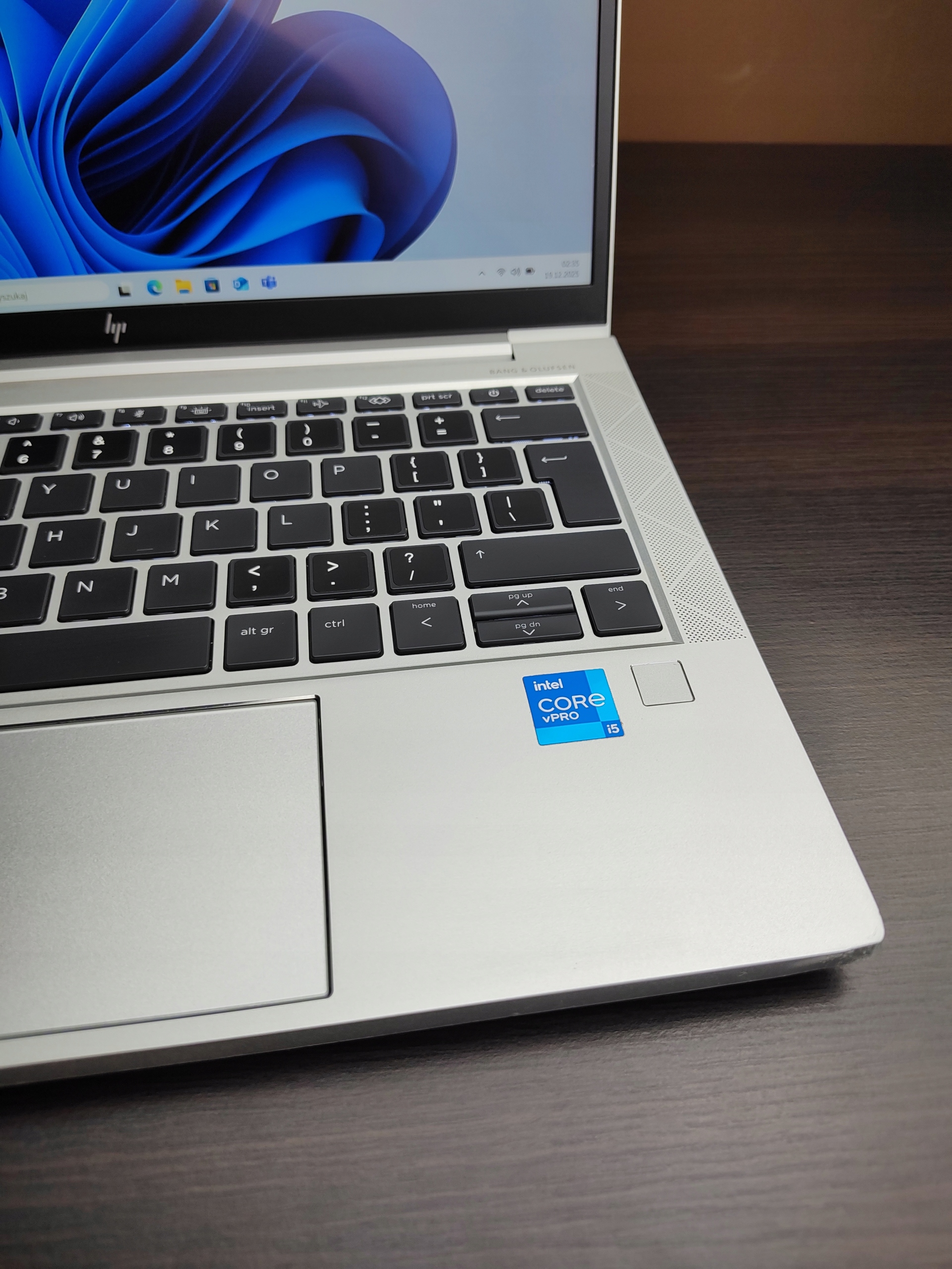 HP Elitebook 830 G8