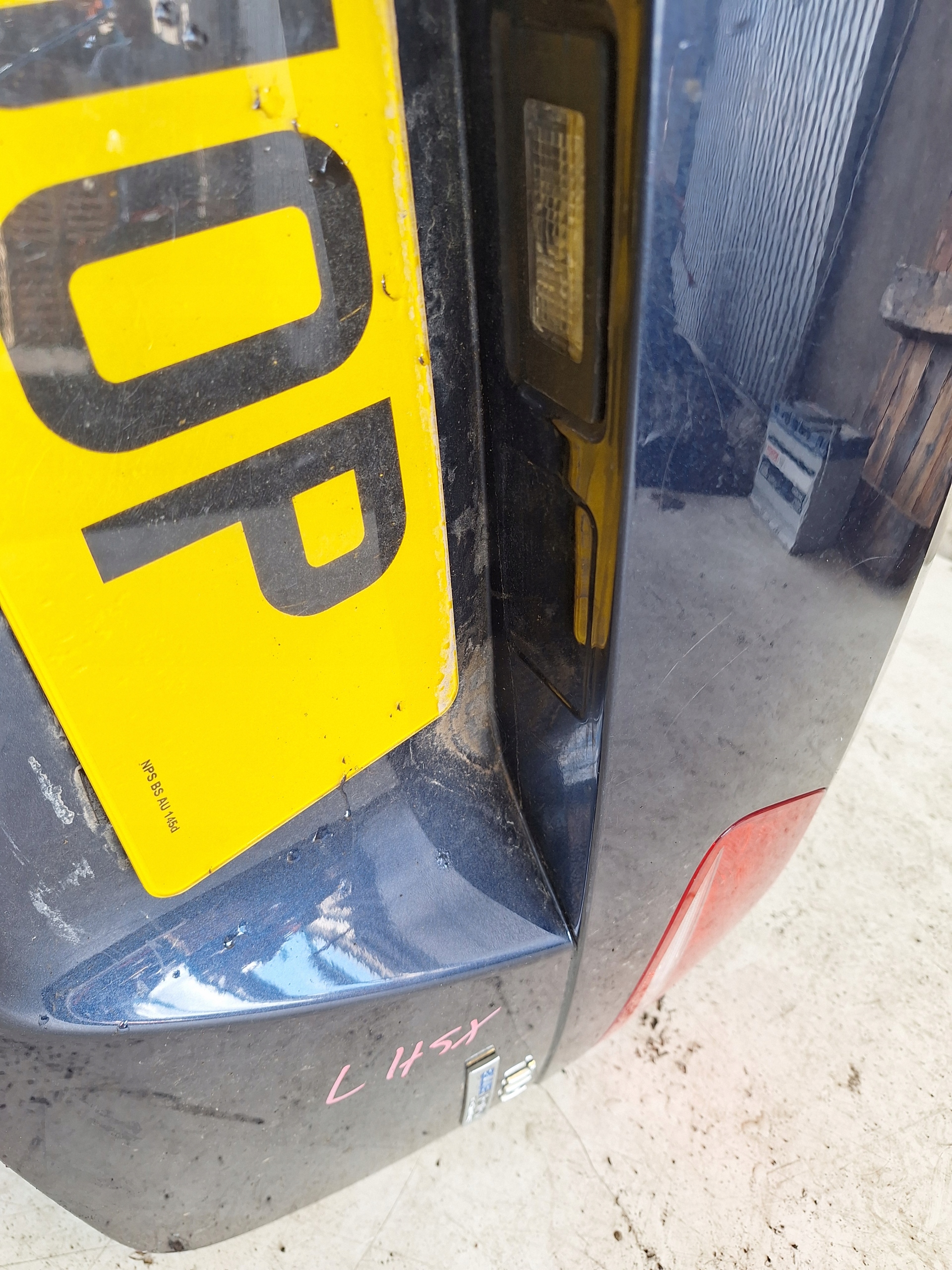 VOLKSWAGEN PASSAT B7 10-14 boot door KOMBI LH5X