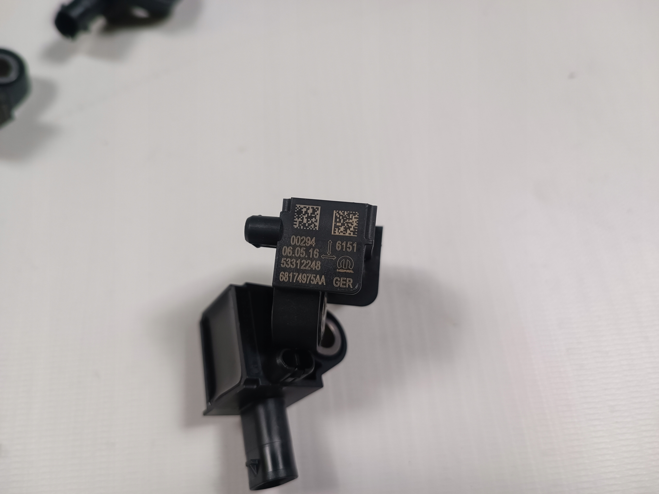 Beschleunigungssensor Crashsensor Chrysler Pacifica 16- 68174975