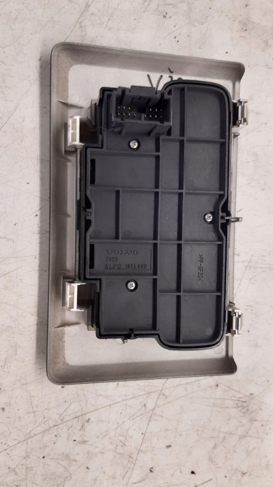 Panel radia Volvo V70 III kombi LIFT 2,0D