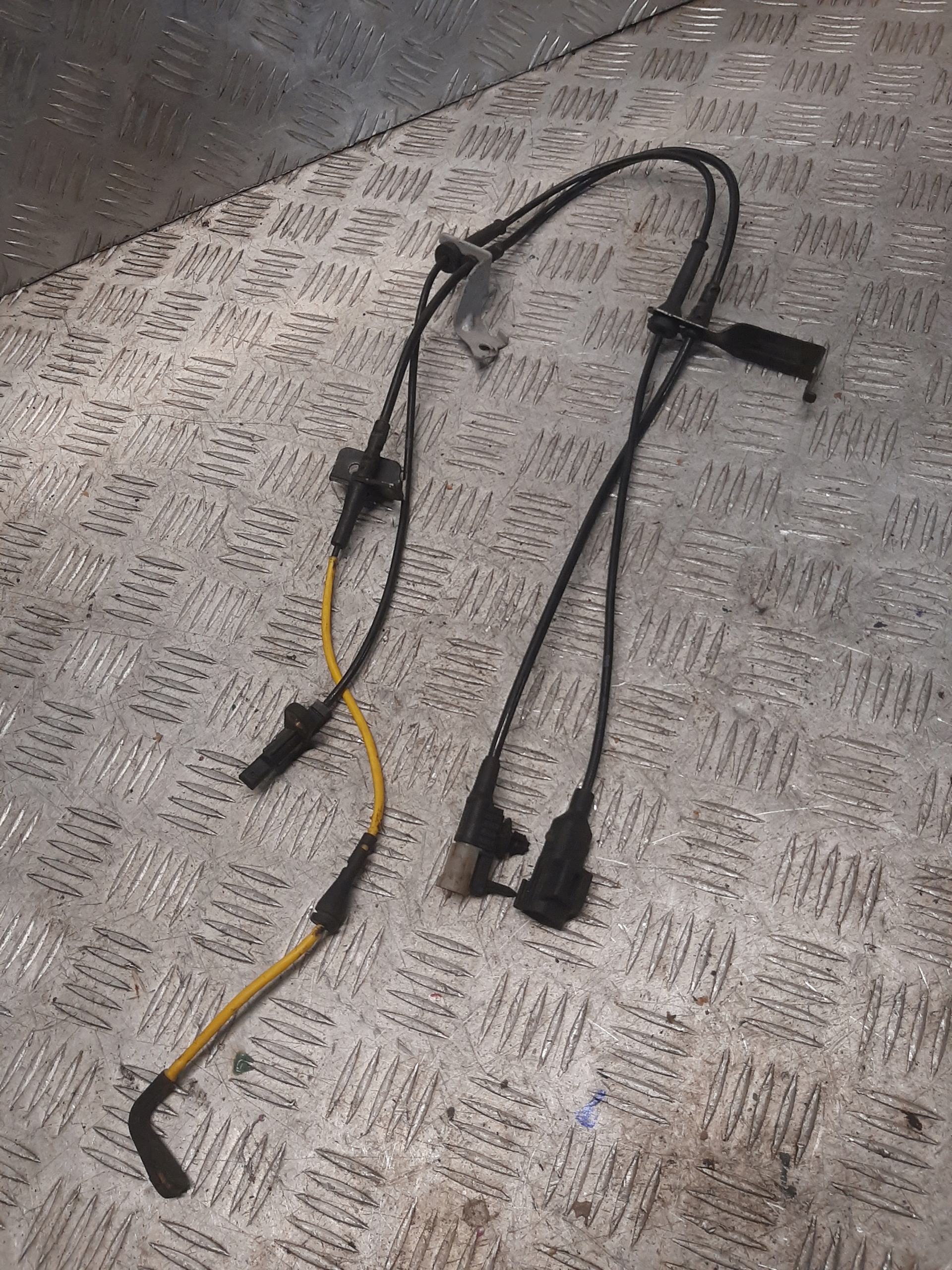 HK83-10K845-AG - JAGUAR F PACE ДАТЧИК КОЛОДКИ ABS 2.0 2.5 ЗАДНІЙ