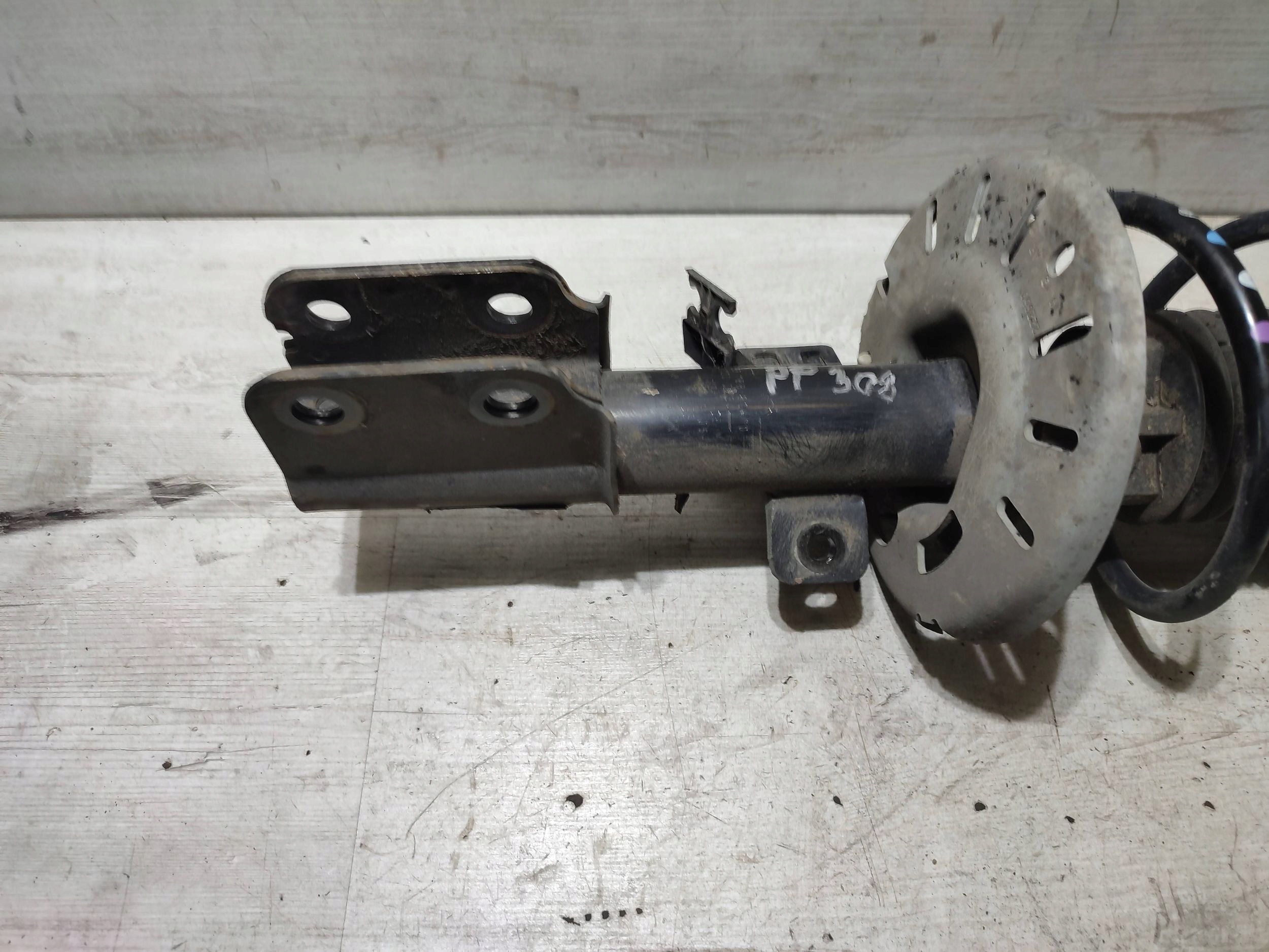 Peugeot 308 2019 front side right shock absorber front