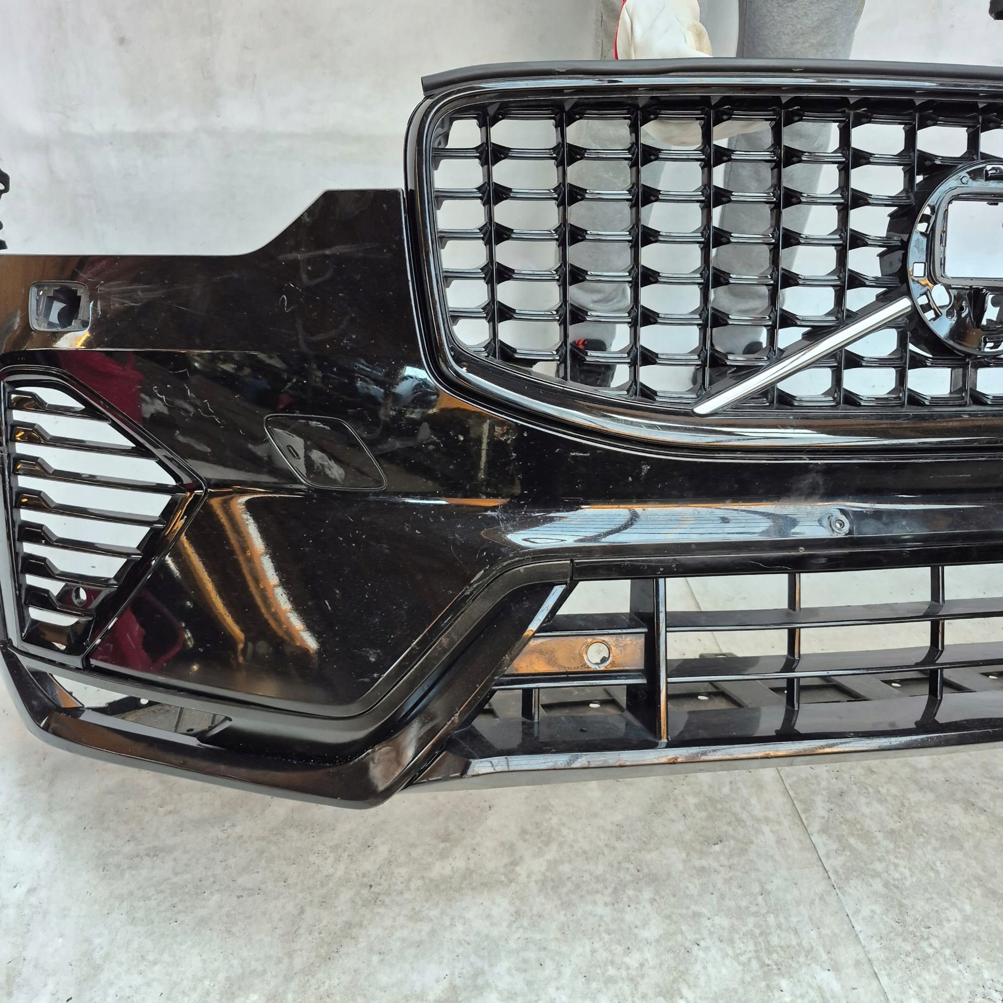 VOLVO XC60 II LIFT R-design 21- bumper front front SPR 4XPDC 32234958