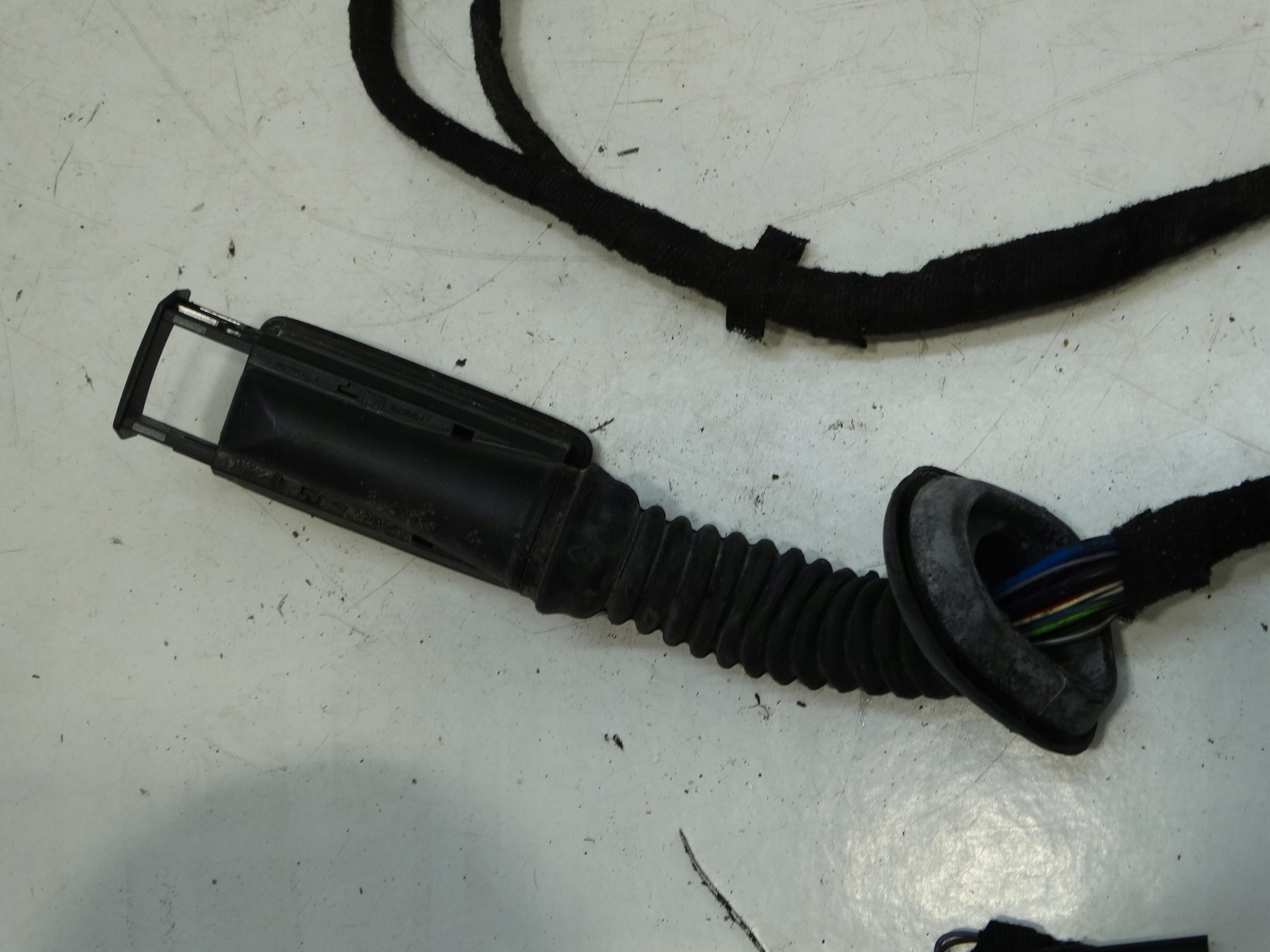 bundle door left rear part BMW 1 F20 2013R. 9291958/01