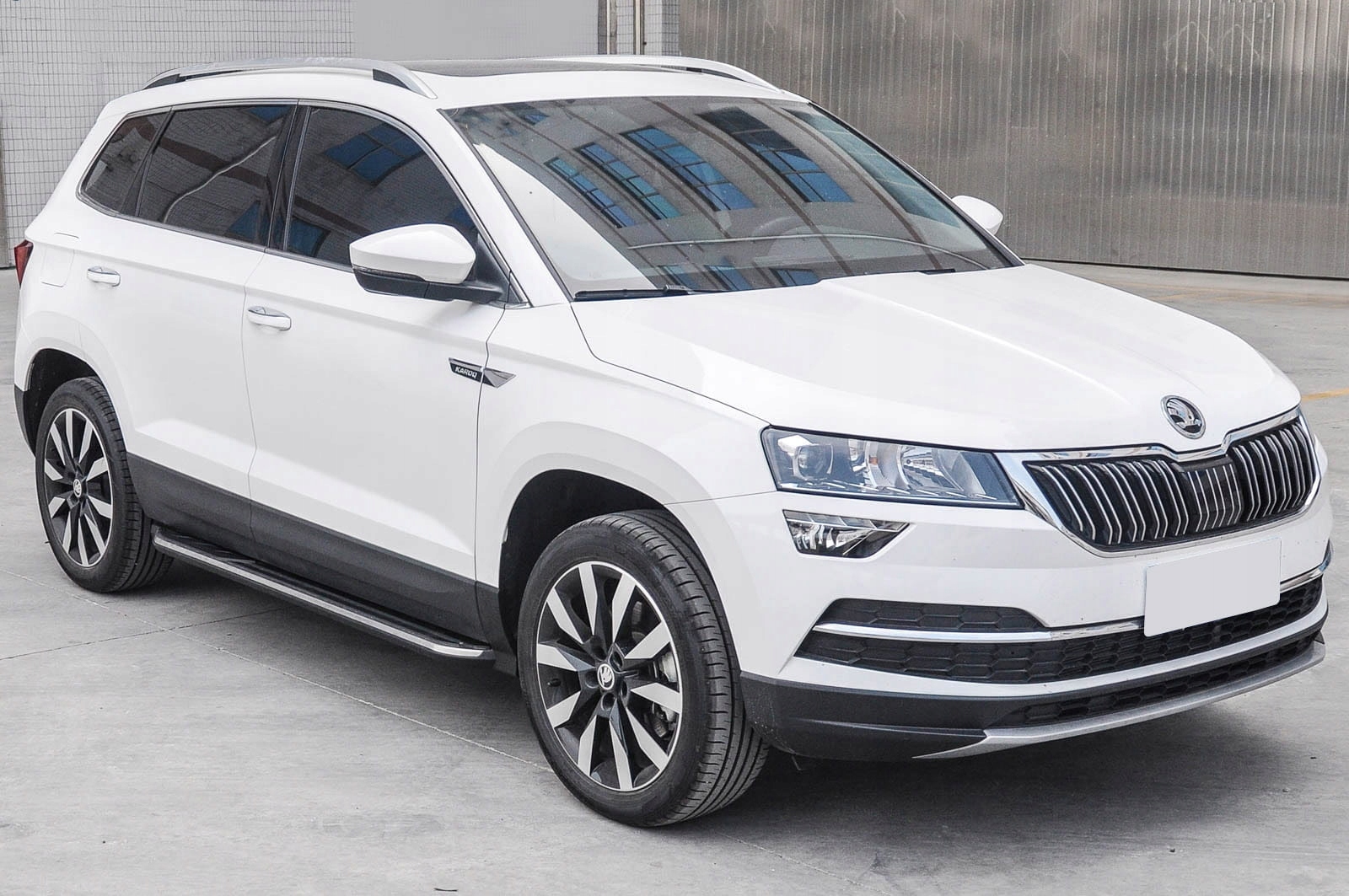 SKODA KAROQ 2017+ STOPNIE BOCZNE PROGI SAMOCHODOWE Producent Venus LTD