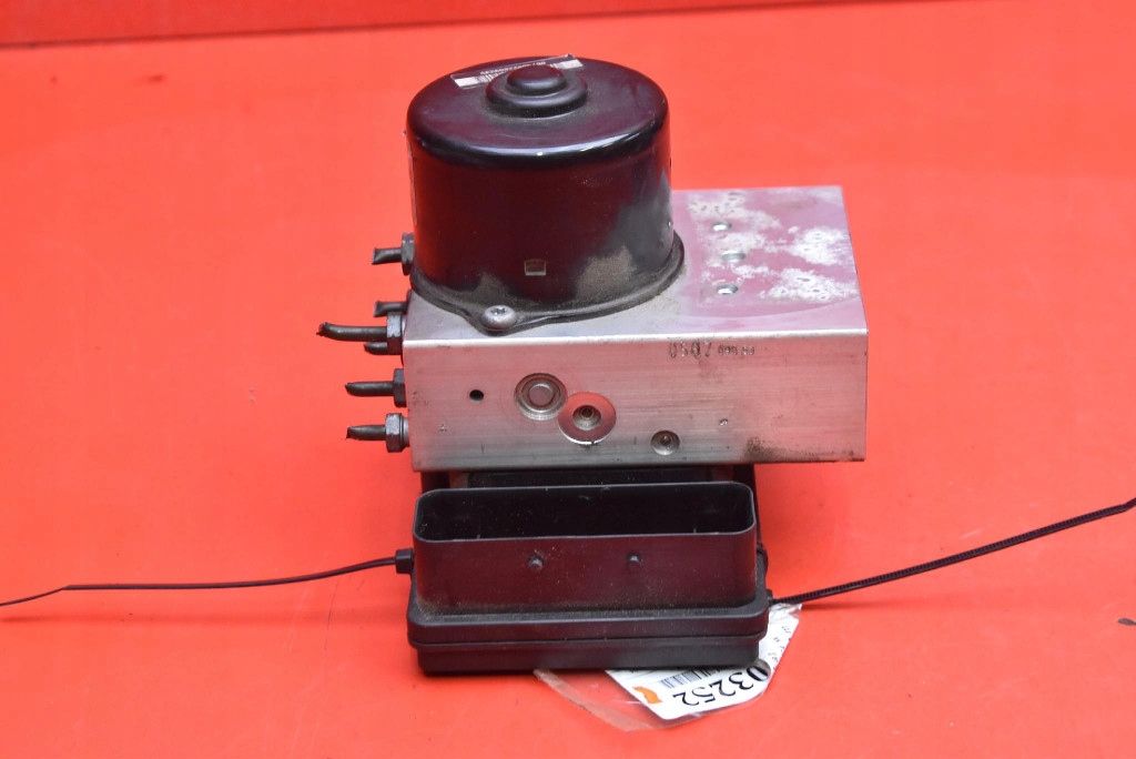 pump ABS A2034310812 MERCEDES C-class W203 1.8 compressor; 143 KM 00-04