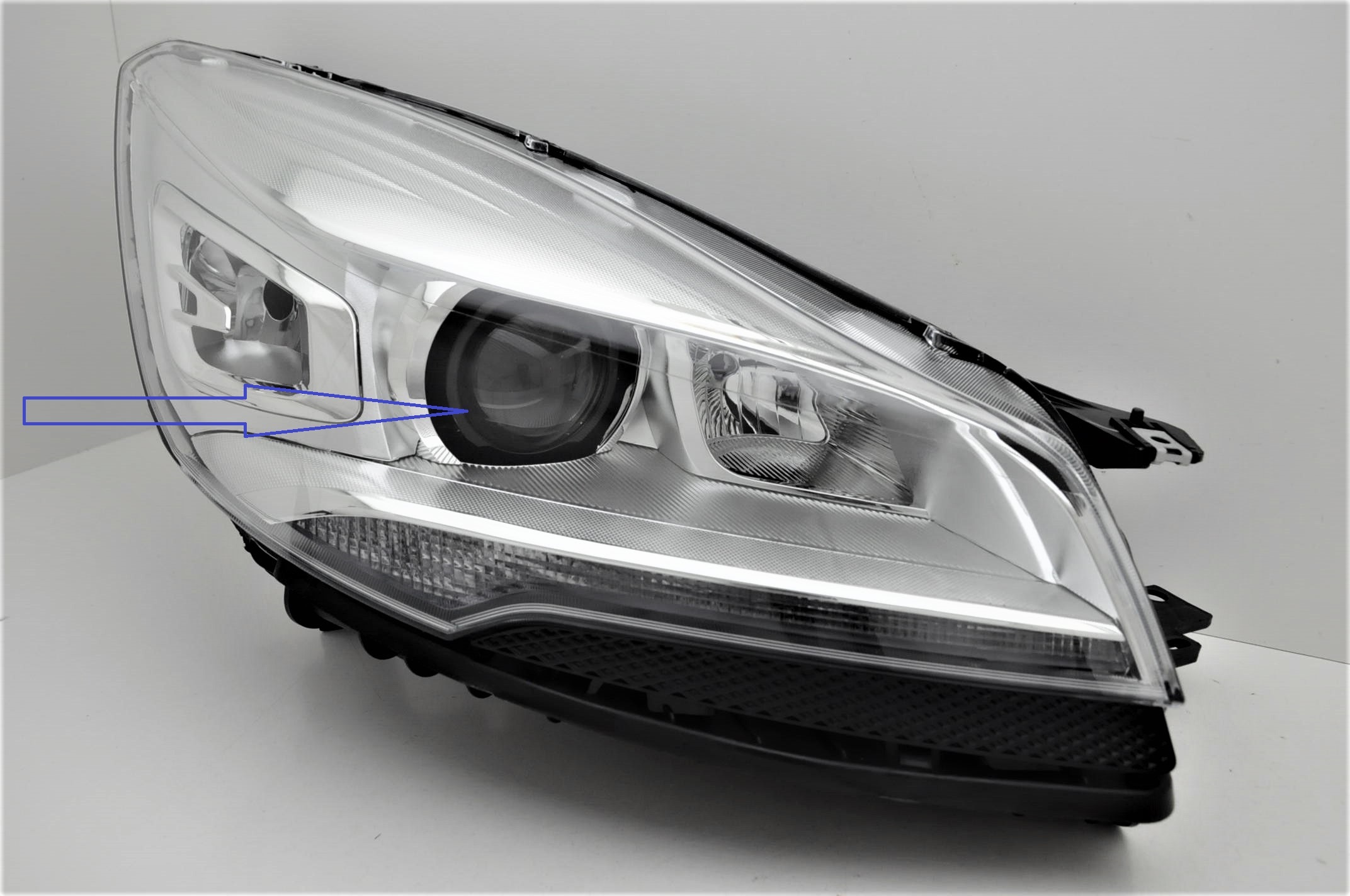 FORD KUGA OD 2013- REFLEKTORY KOMPLET XENON NOWE Numer katalogowy części 431-11C2LL+RMLEHM2-SL