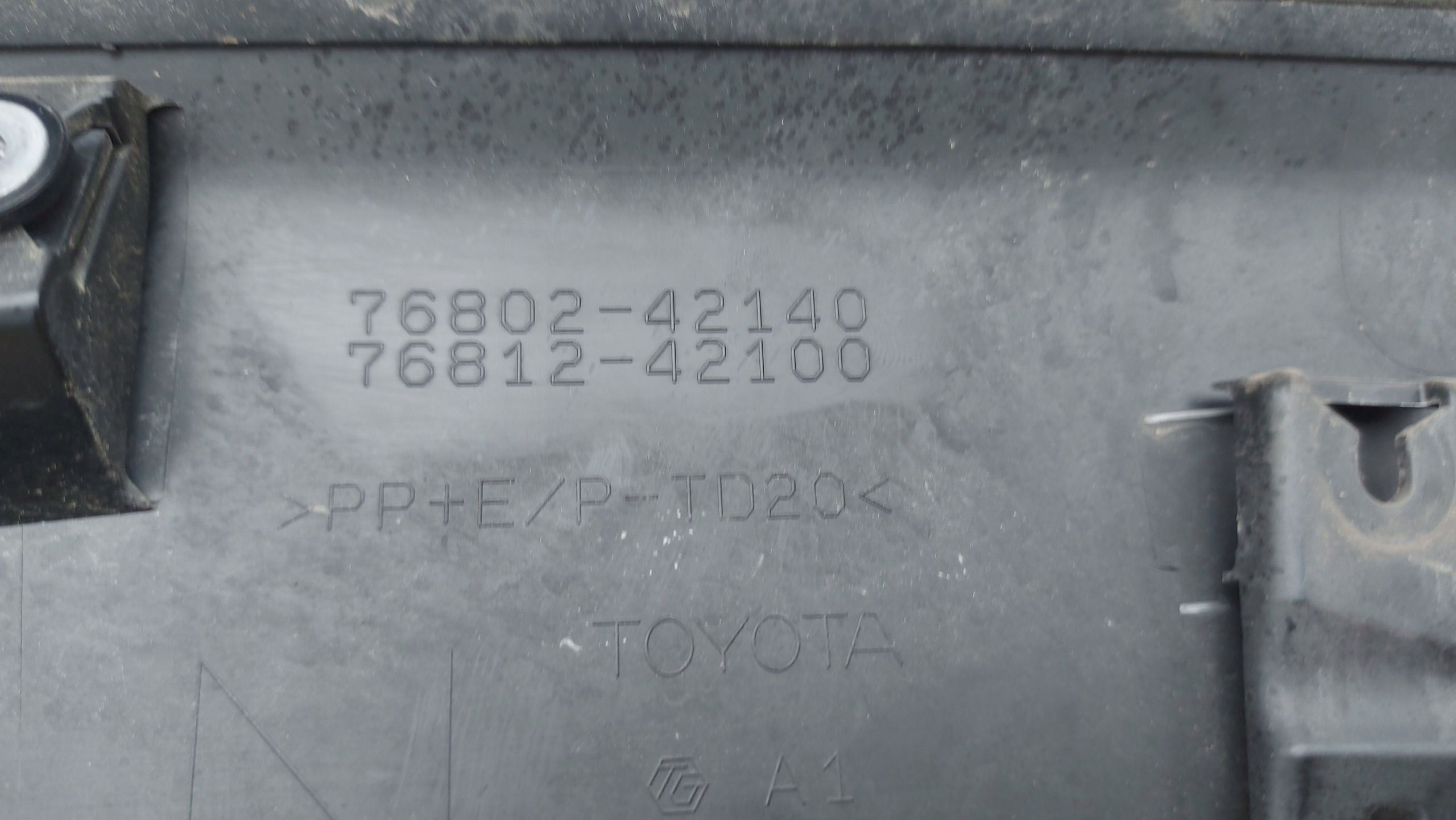 moulding cap bonnet rear part TOYOTA RAV4 V 18