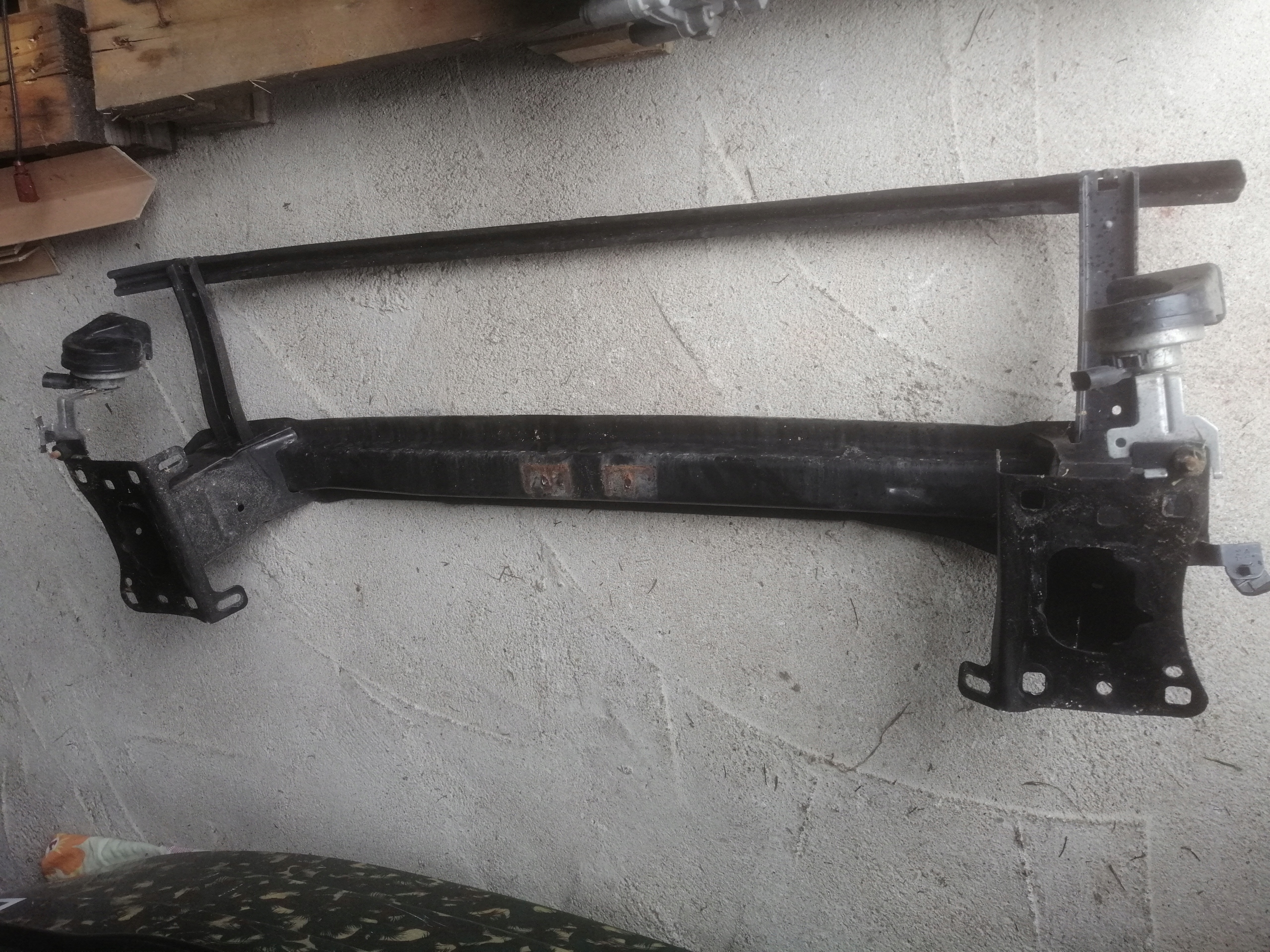 Vw passat b8 belka zderzaka przednia 3G0807111 Strona zabudowy tył