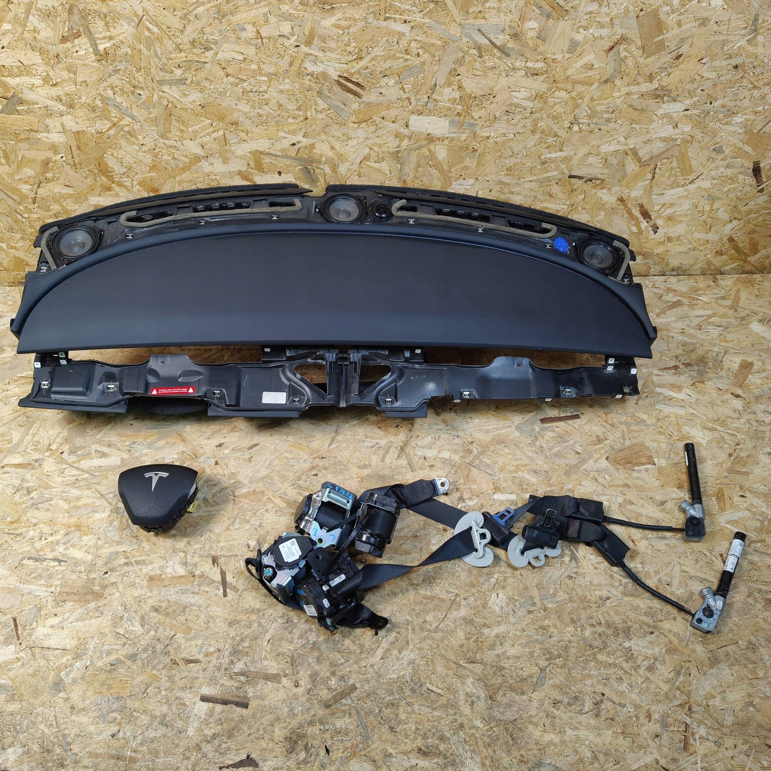 dashboard instrument panel Komplet Tesla Model 3 tension belts airbags