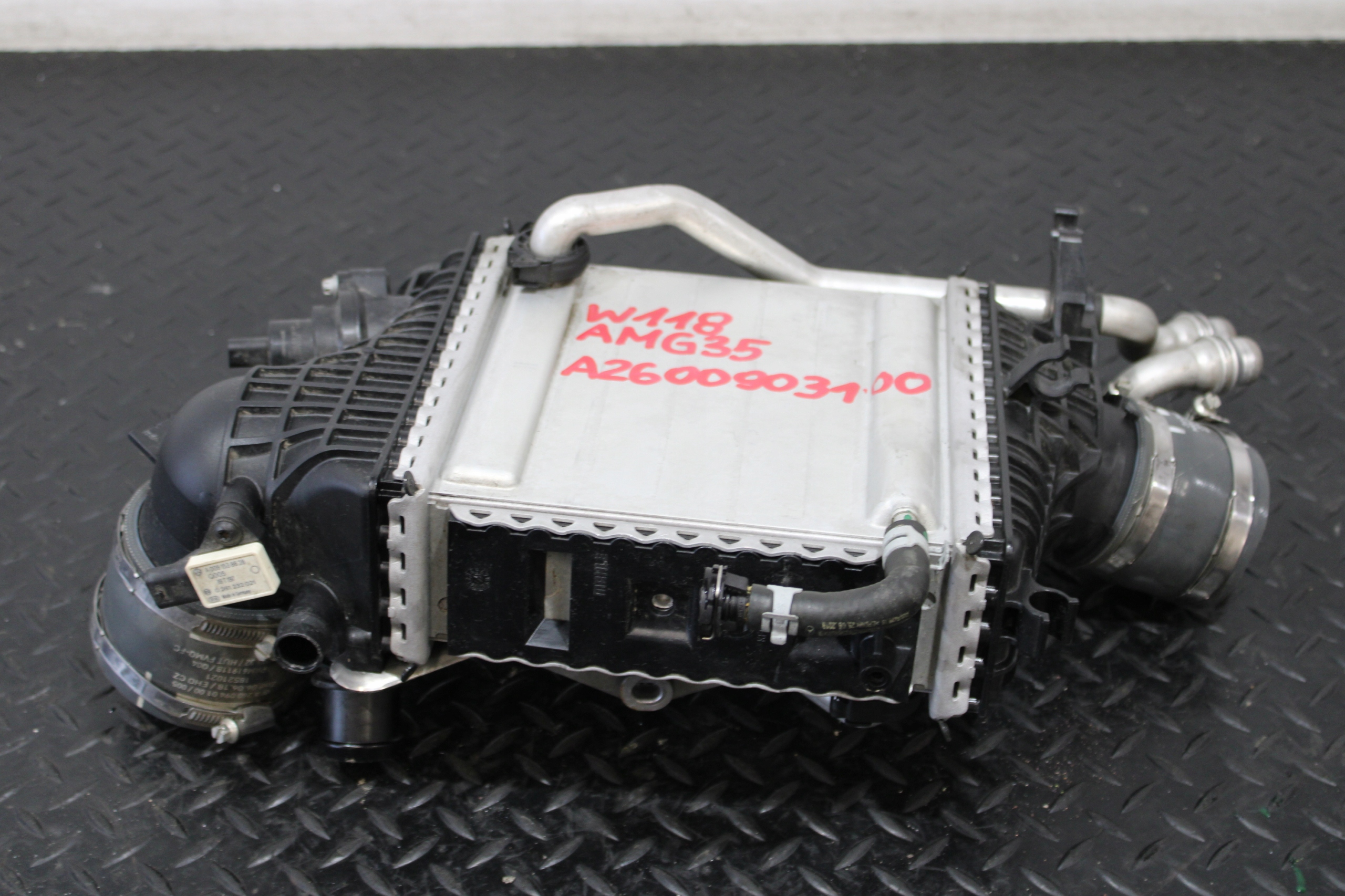 Kühler intercooler CLA II 2 W118 SB AMG A2600903100