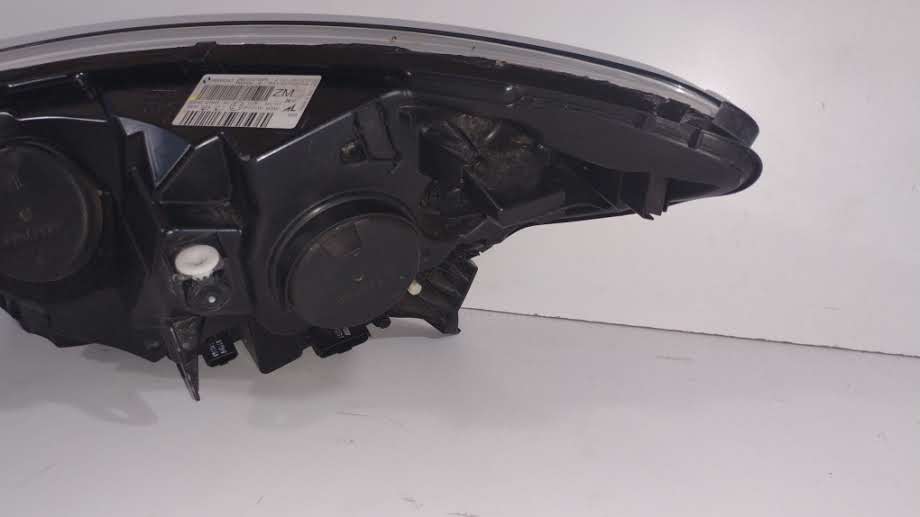 фара левая renault CAPTUR 1 oe 260102734R