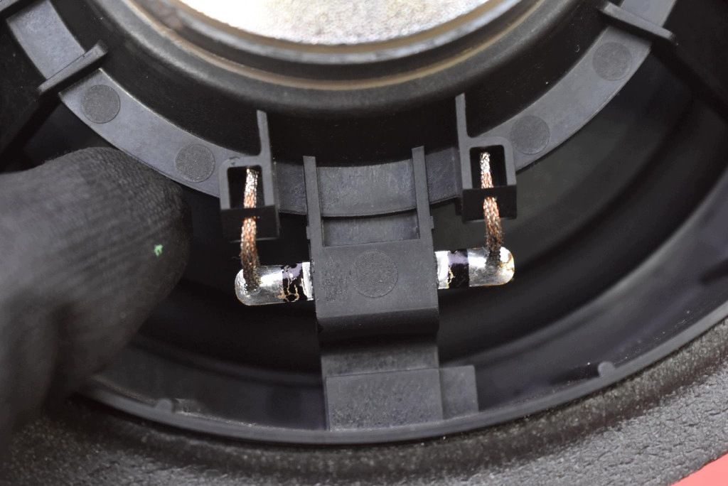speaker left rear part 703000407AA JAECOO J7 23