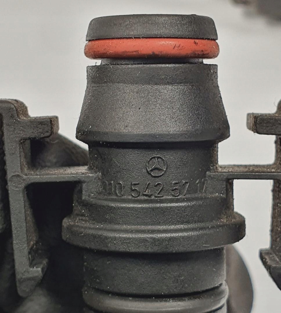 CZUJNIK TEMPERATURY POWIETRZA MERCEDES W124 Jakość części (zgodnie z GVO) O - oryginał z logo producenta pojazdu (OE)