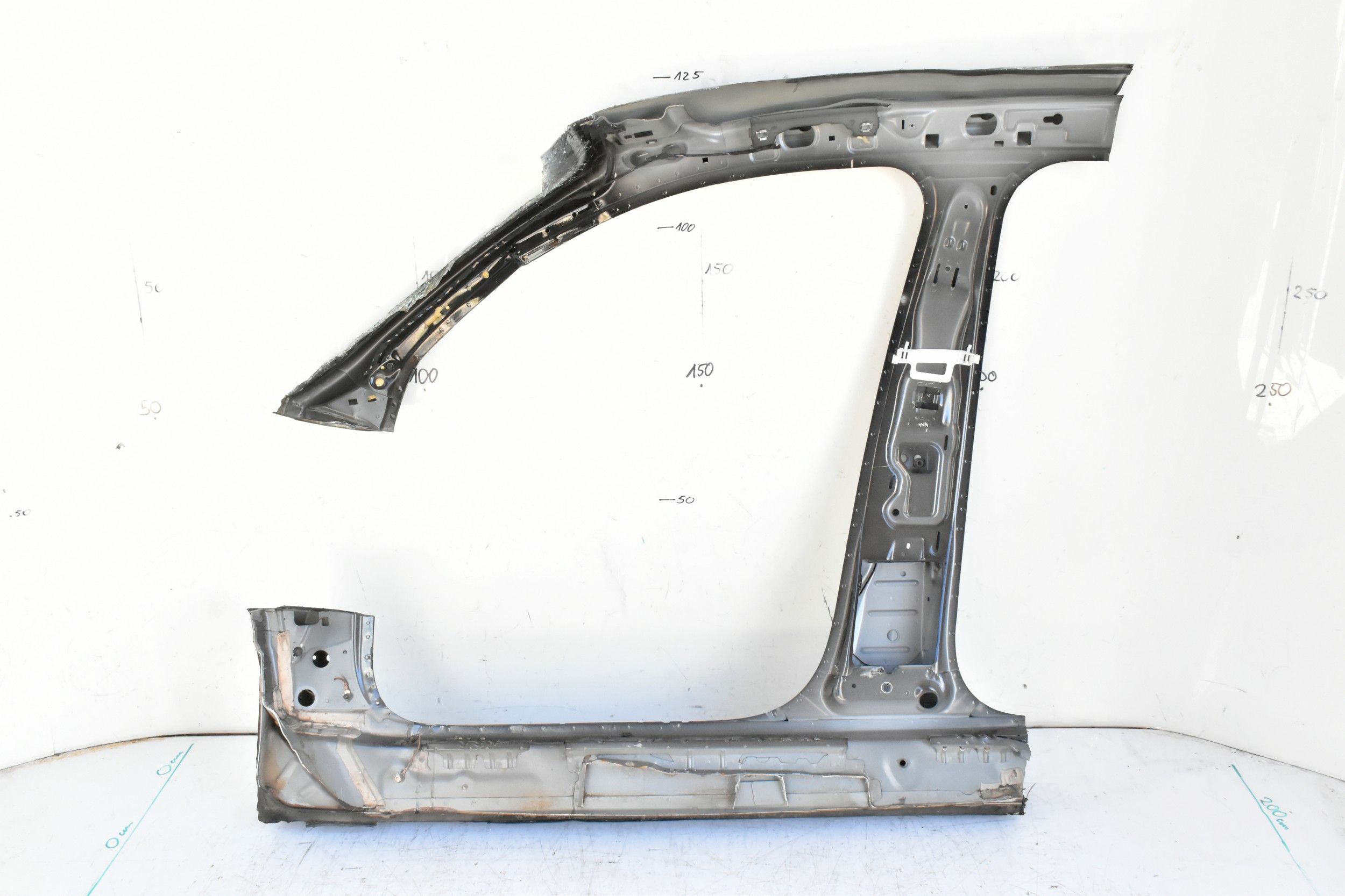 PRÓG PRAWY PRZÓD SŁUPEK AUDI A3 8V 5DRZWI SPORTBAC Waga produktu z opakowaniem jednostkowym 85 kg