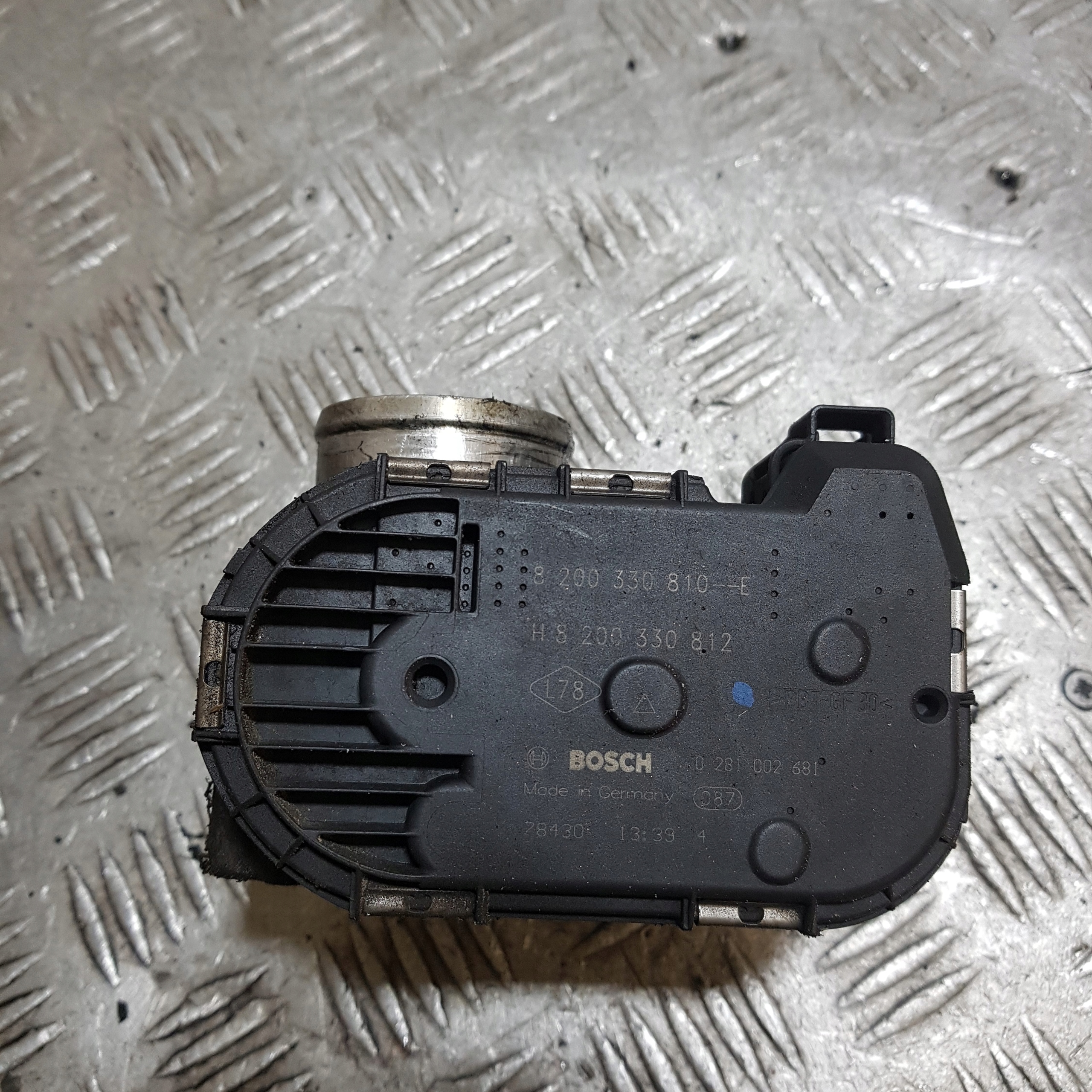 Valvola a farfalla RENAULT SCENIC 2 2.0 DCI 8200330810E