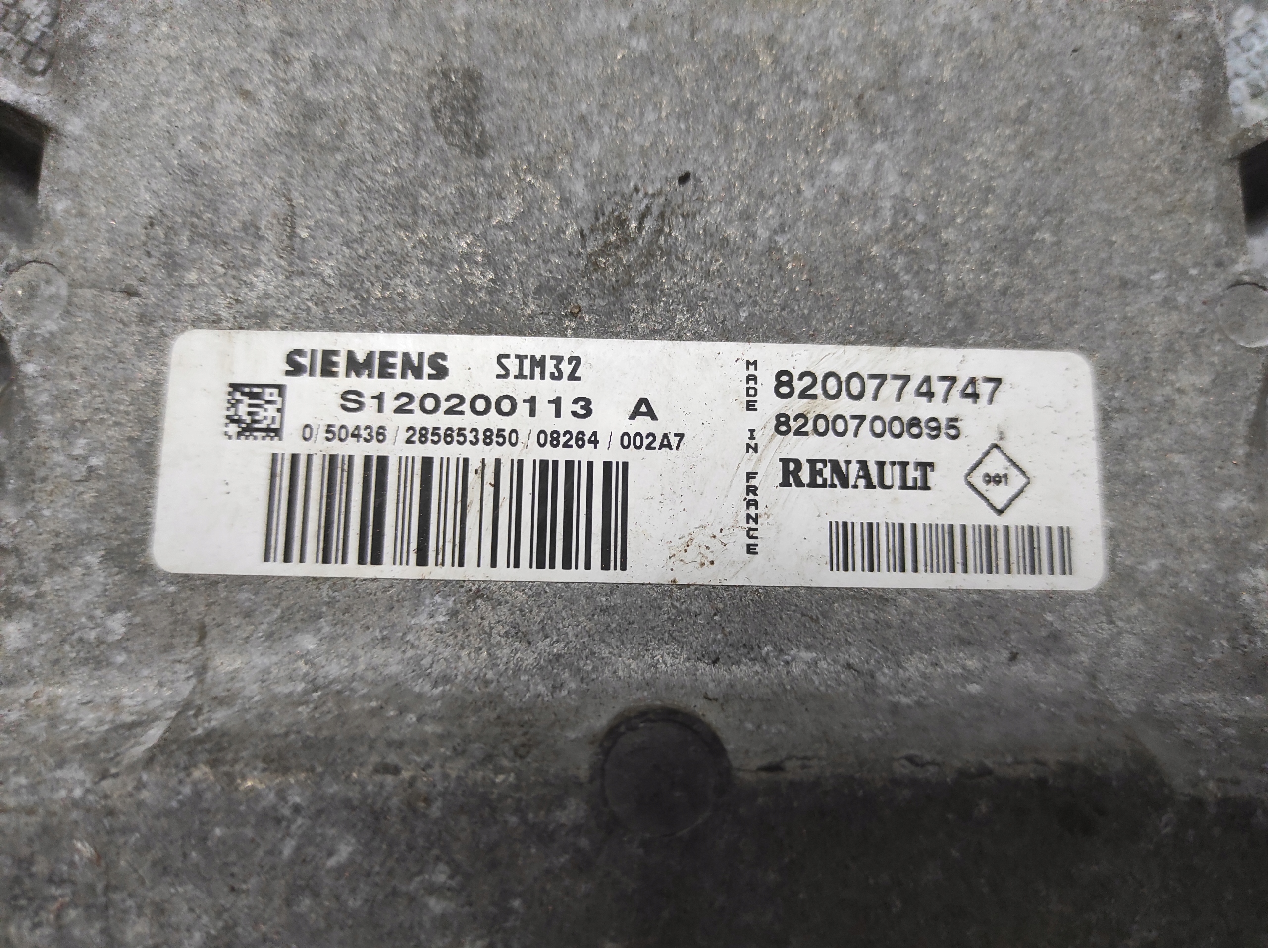 computer, control unit RENAULT CLIO III 8200783095 1.2 TCE