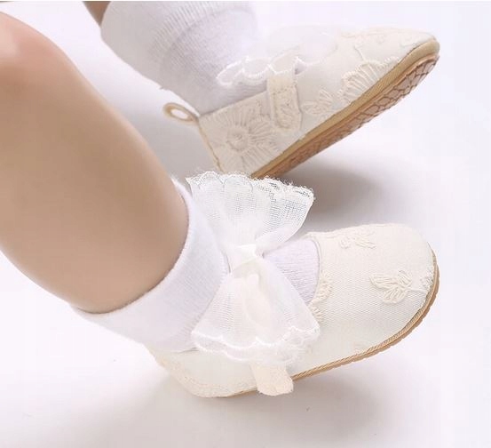 Buciki niemowlęce niechodki od 0-6 mscy sandałki CHRZEST rozm 18 Długość wkładki wew. 11 cm