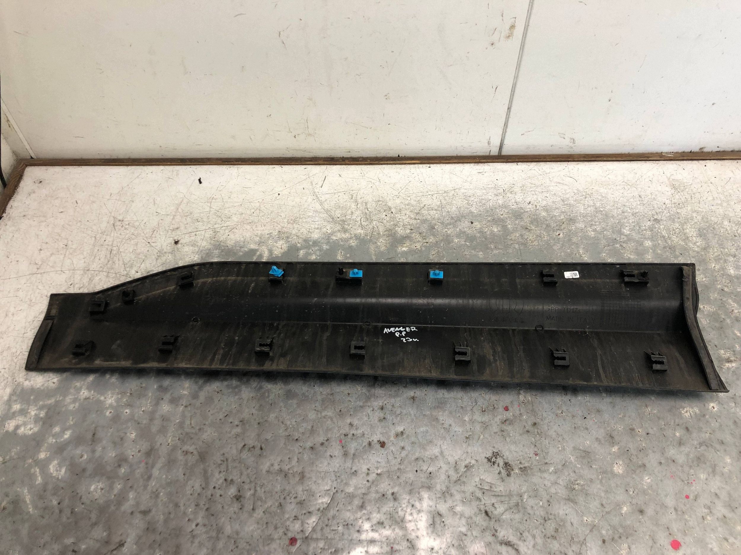 moulding door right front JEEP AVENGER 735729927