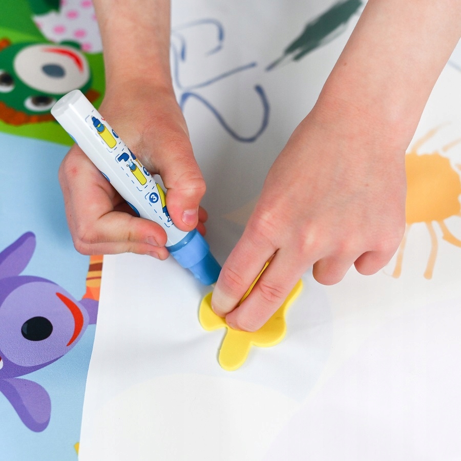 AKUKU MAGICZNA MATA WODNA DO MALOWANIA WODĄ RODZINA TREFLIKÓW ZESTAW A0638 Wiek dziecka 3 lata +