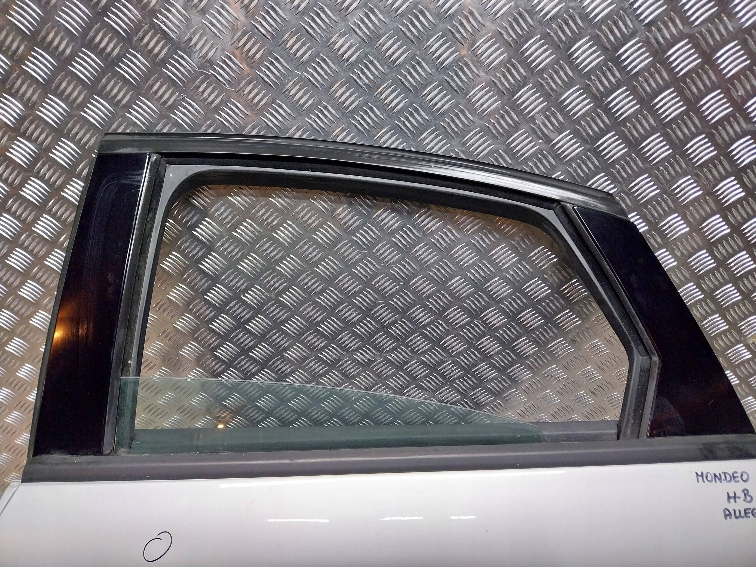 door rear part left FORD MONDEO MK4 HATCHBACK 08