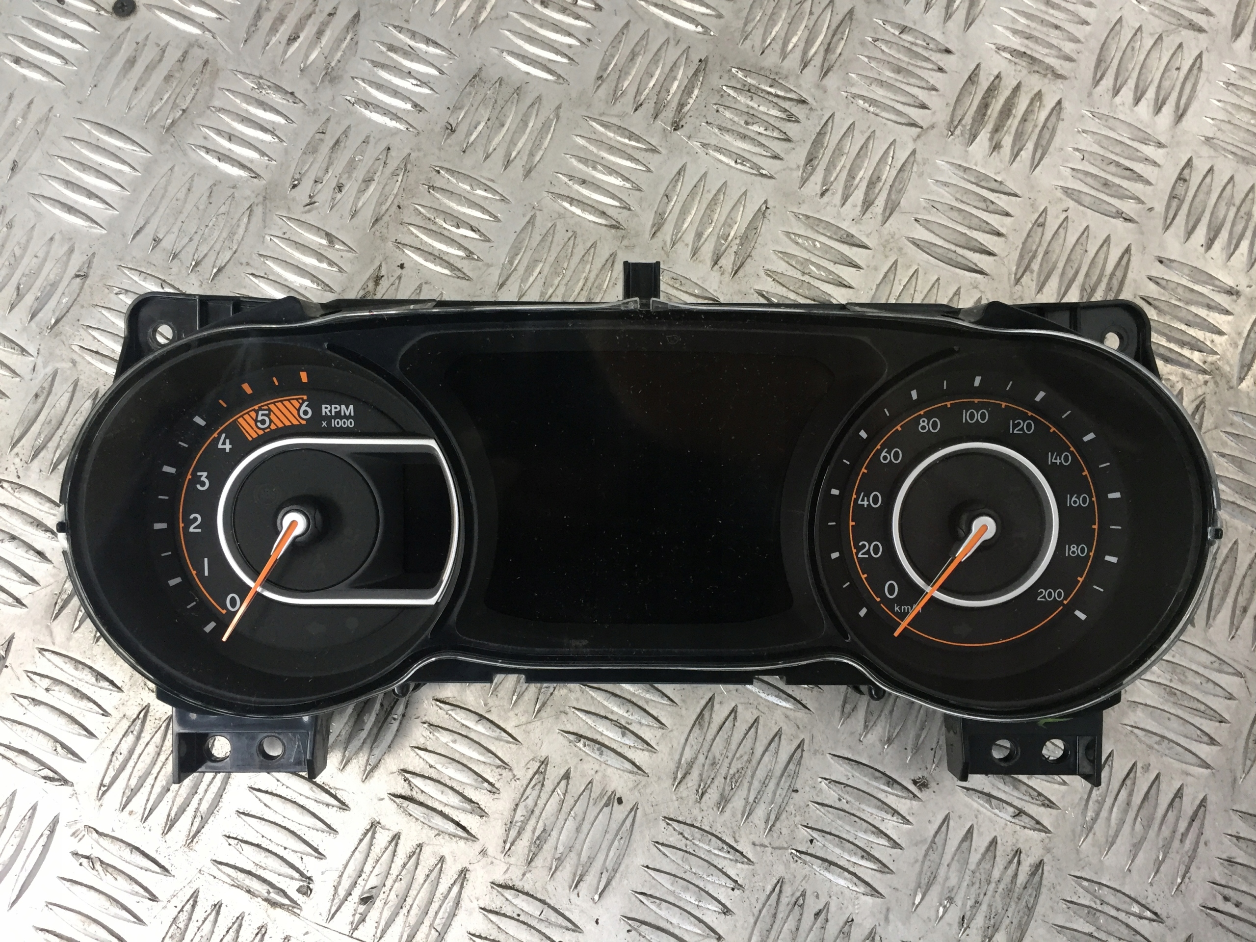 спидометр часы P68377790AE WRANGLER JL 2,2D