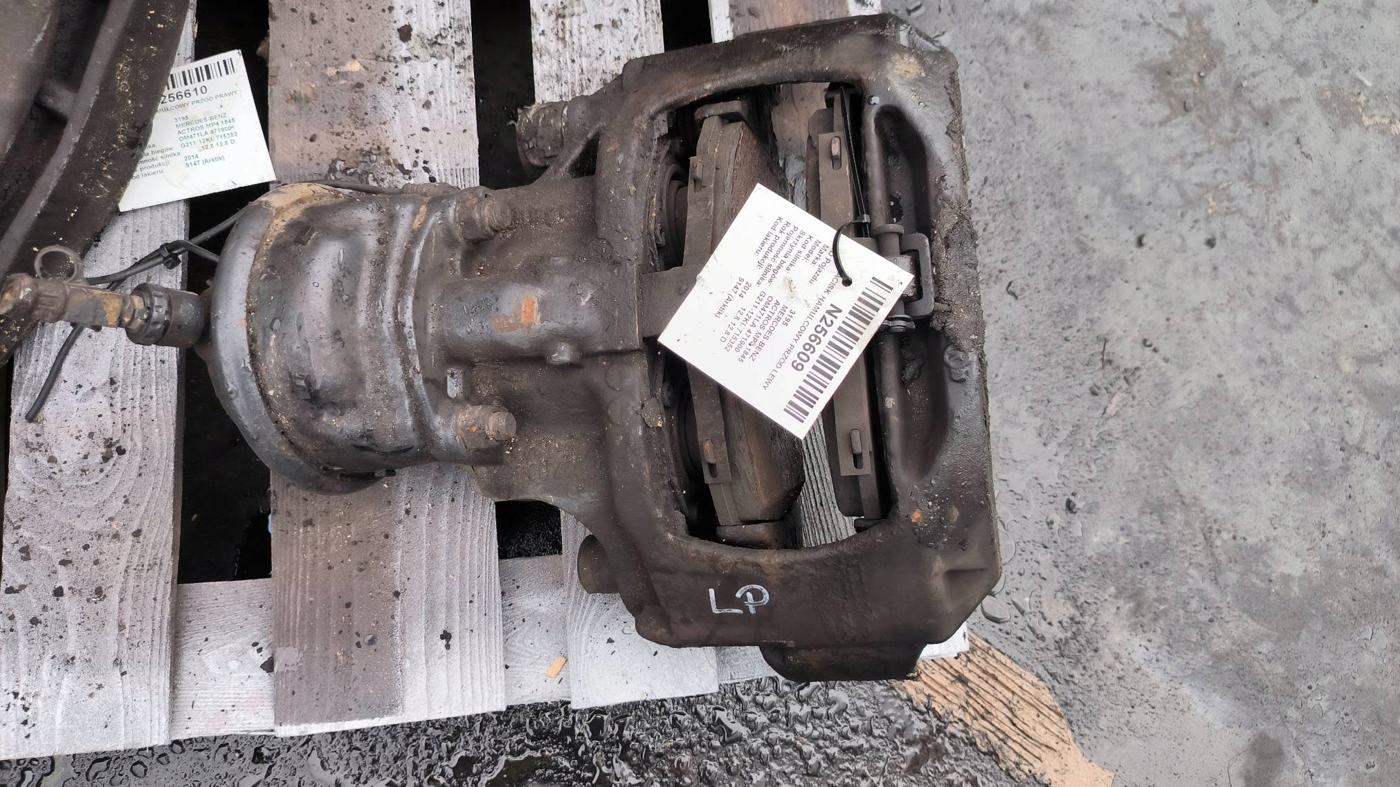 caliper brake front left Mercedes-BENZ ACTROS MP4 1845