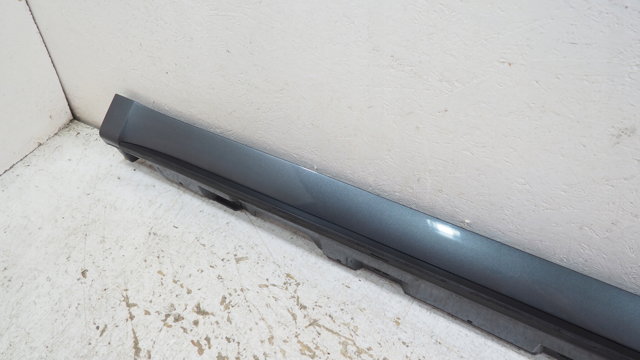 Audi A5 8W S Line moulding threshold left 8W8853859A