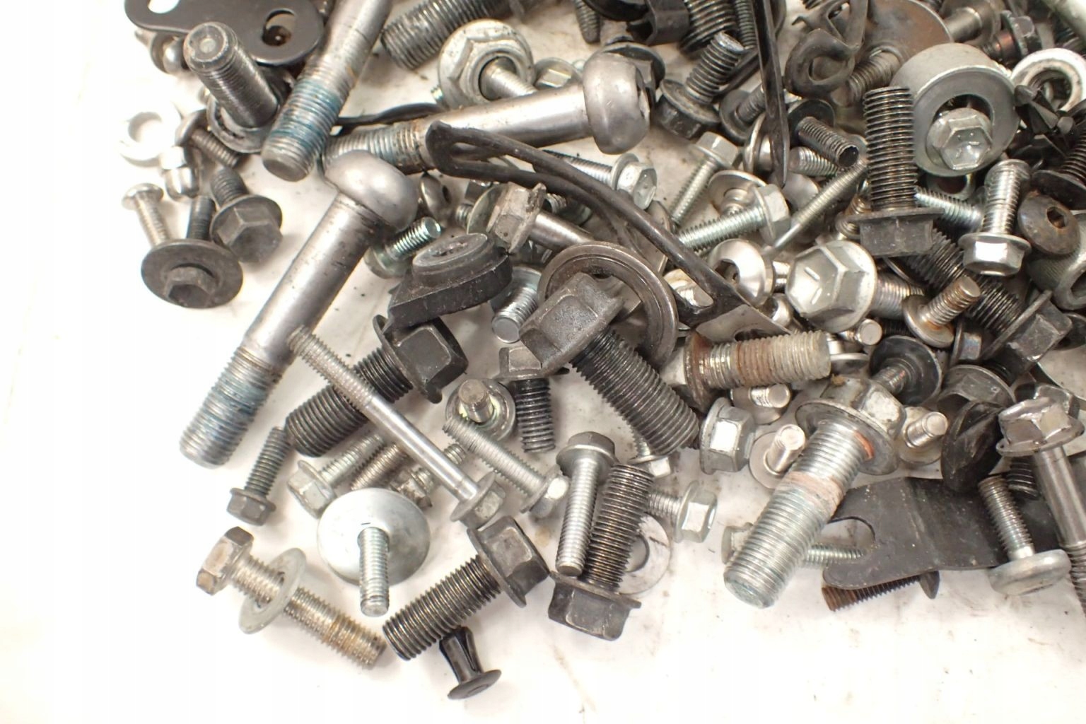 Suzuki VLR 1800 Intruder Śruby z demontażu Producent Suzuki OE