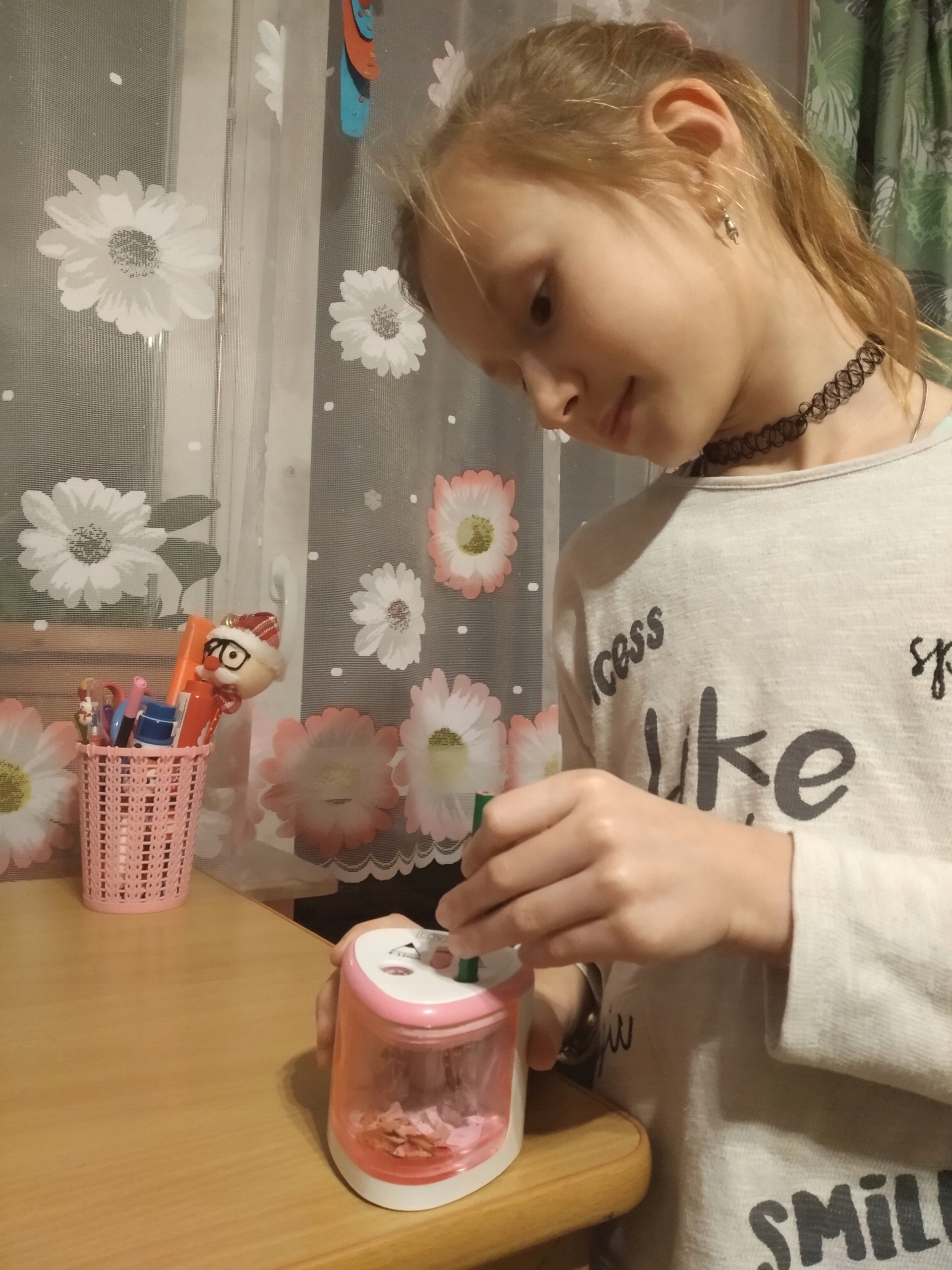 TEMPERÓWKA ELEKTRYCZNA PODWÓJNA STRUGACZKA BATERIE Materiał plastik