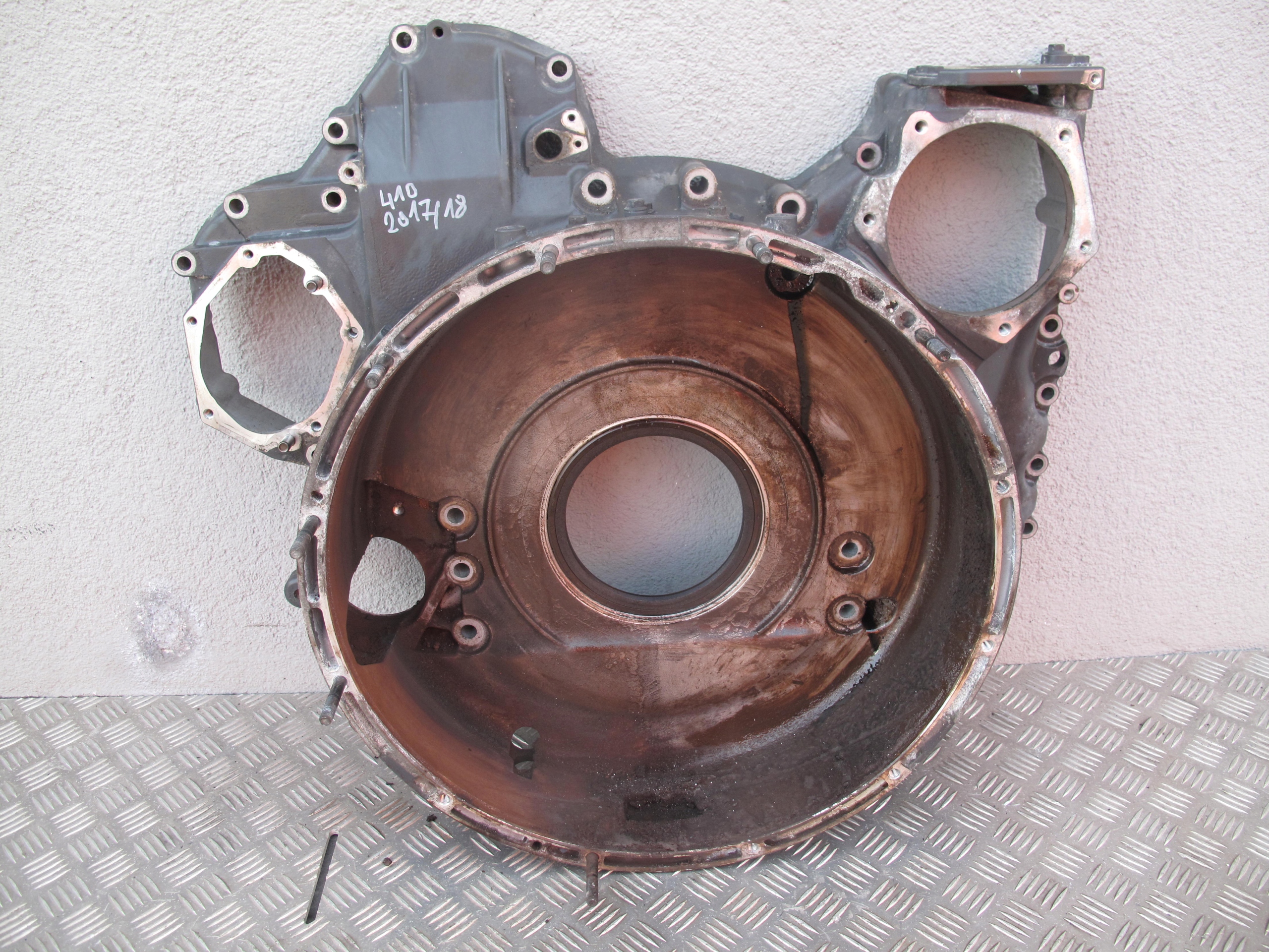 OBUDOWA KOLA ZAMACHOWEGO SCANIA R S