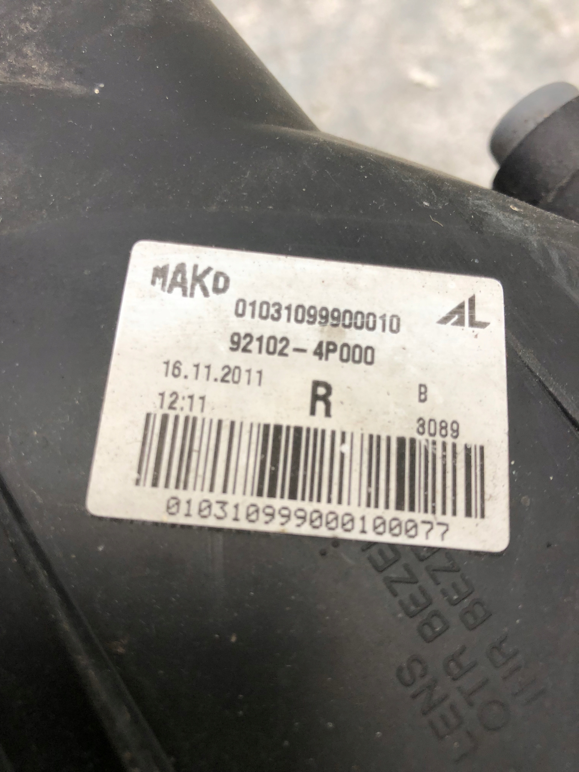 light right front HYUNDAI I20 and 92102-4P000