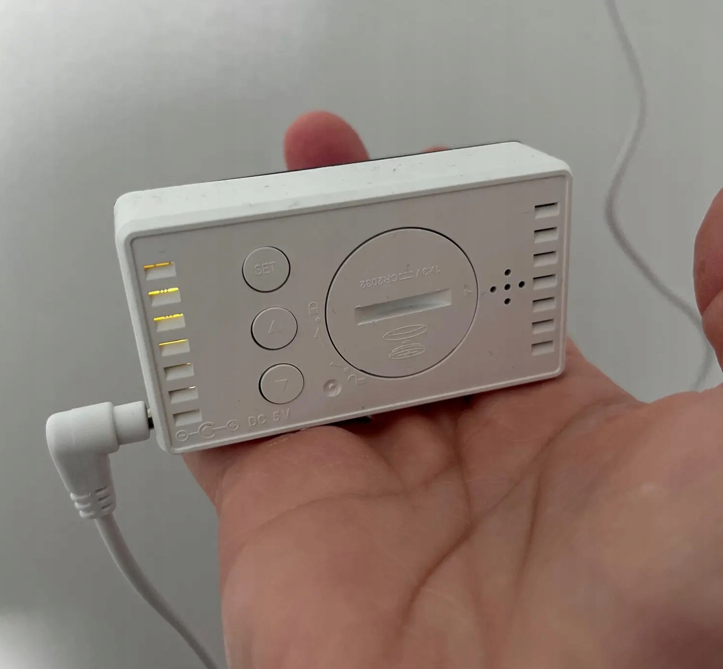 Mini Zegar Termometr Budzik z USB lustrzany Model Mini  Zegar Termometr Budzik z USB lustrzany