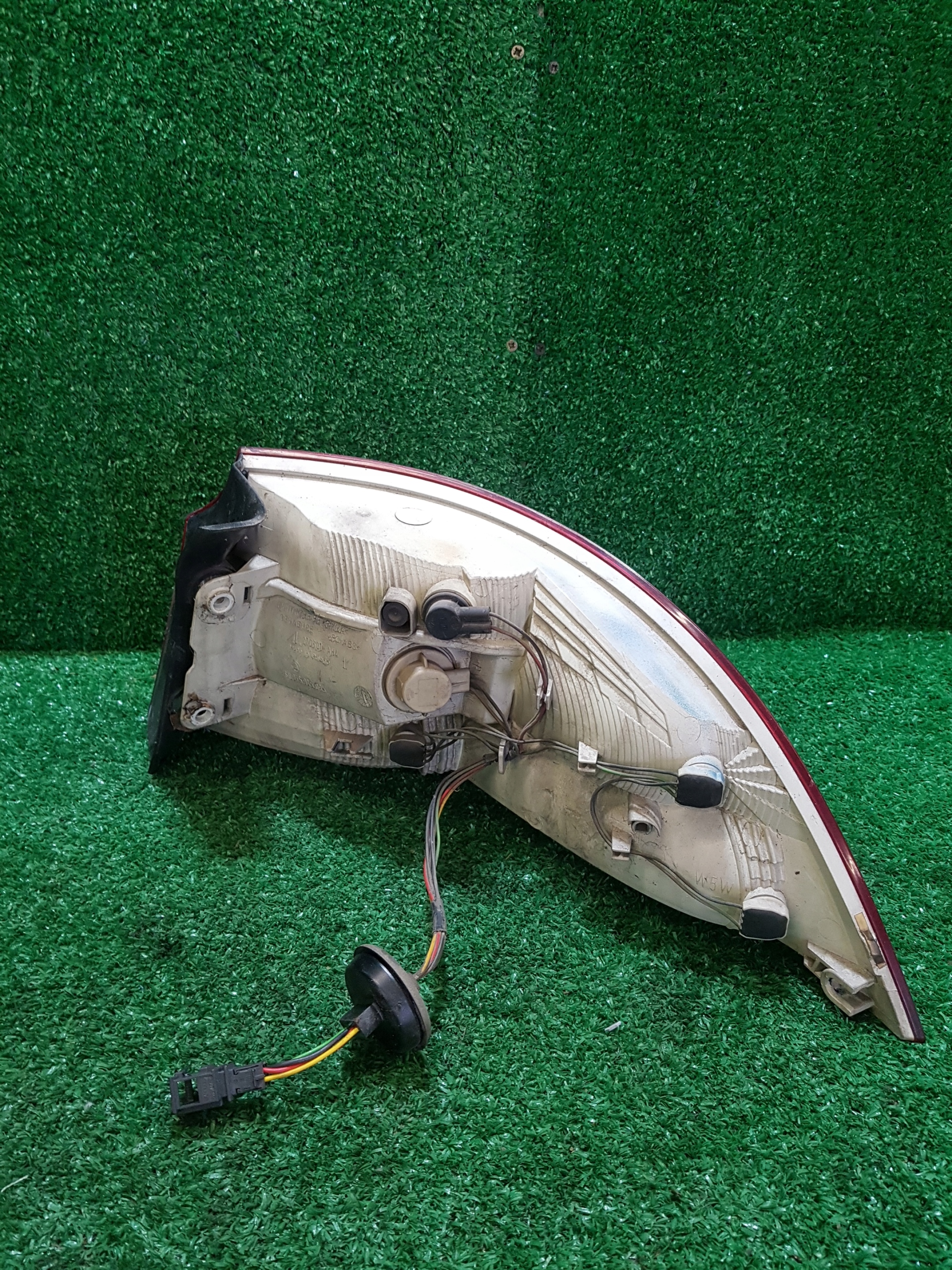 light left rear SKODA SUPERB 2 3T5945095 sedan