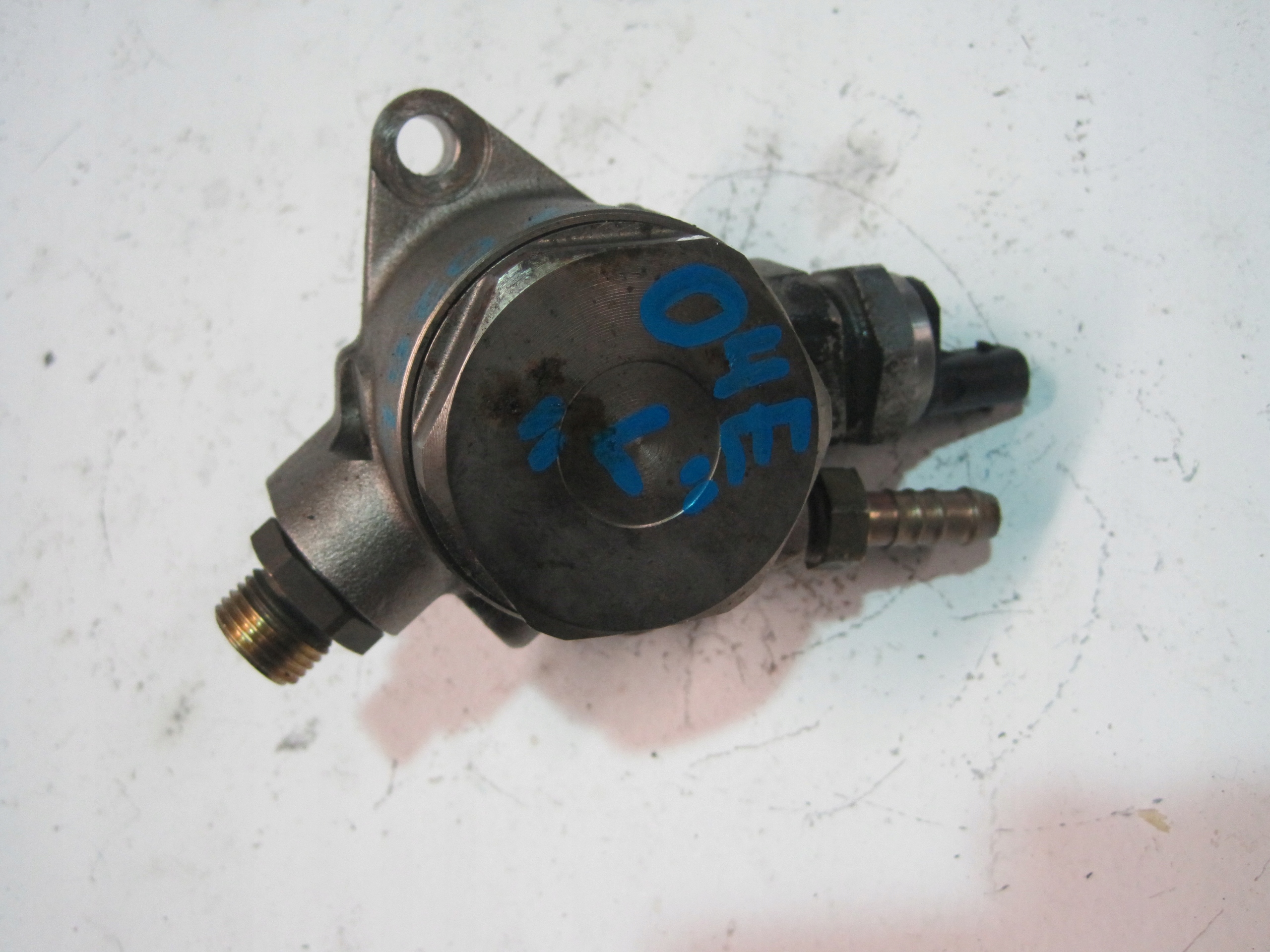 feed pump VW POLO 1,0TSI 04E127026L