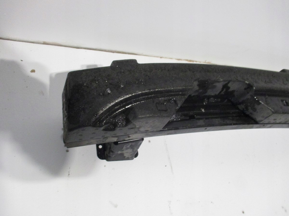 Traverse pare choc NISSAN LEAF II ABSORBER