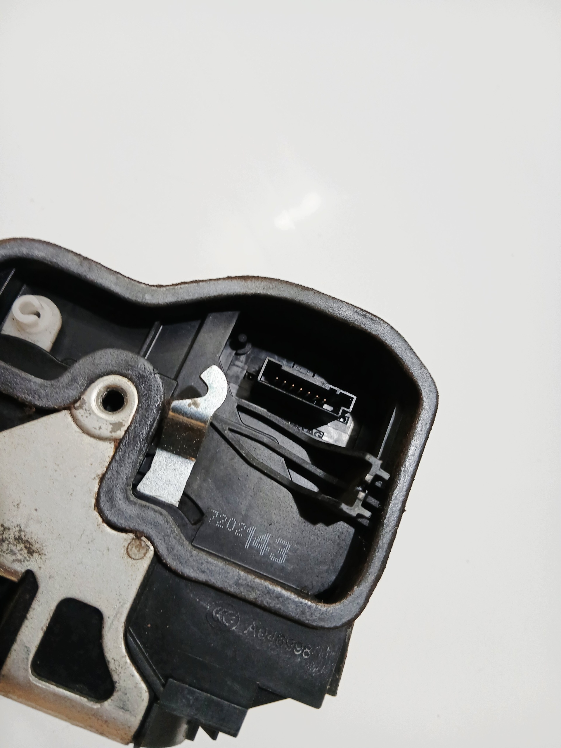 lock door left front BMW E60 E61 OE 7202143 (0000138) 7PIN EUROPA