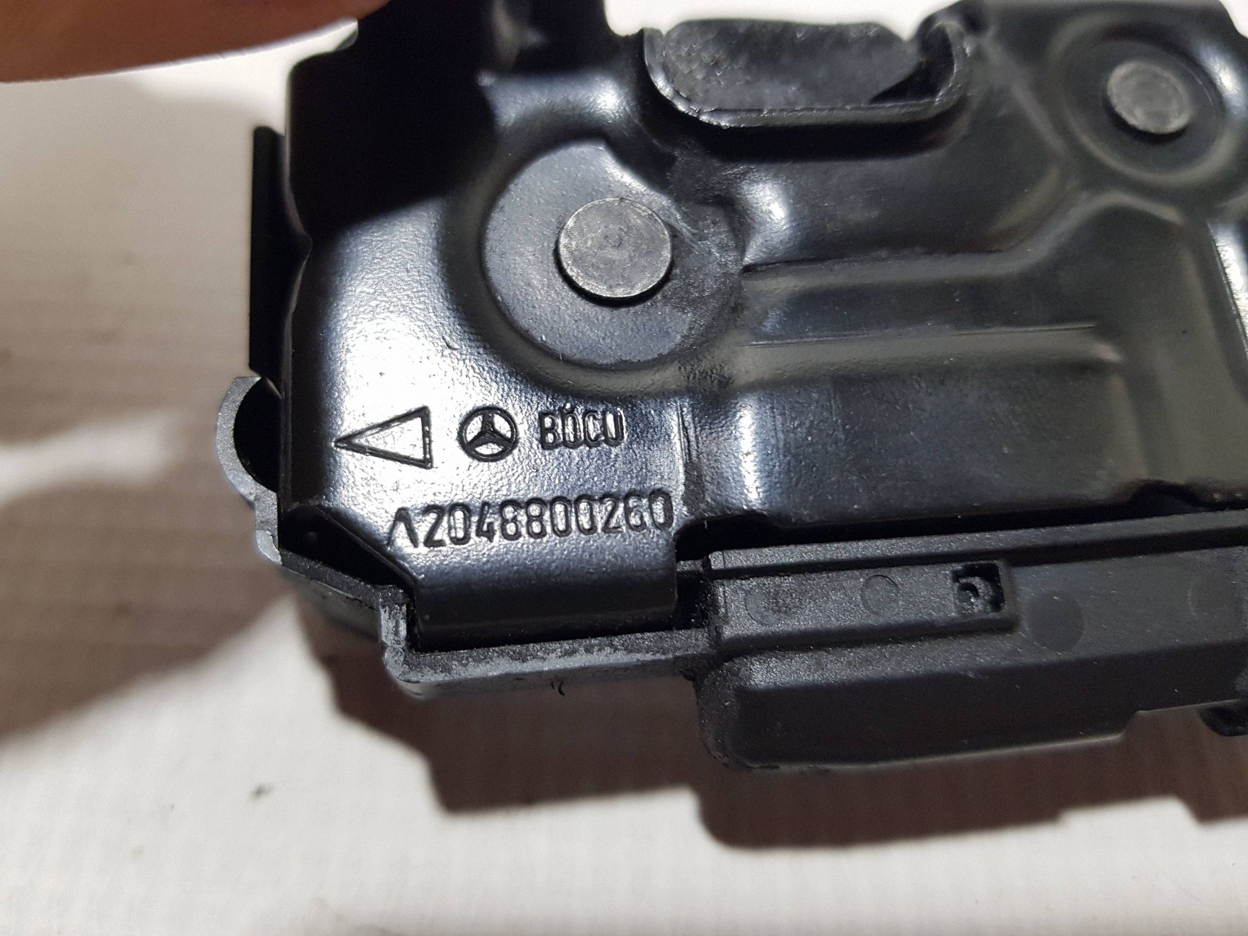MERCEDES W204 sensor KRANCOWY KRANCOWKA bonnet latch lock 2048703158
