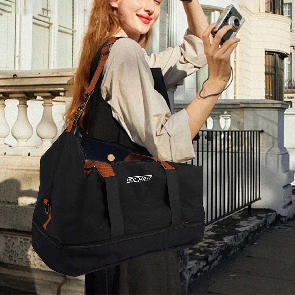 TORBA PODRÓŻNA DUŻA SPORTOWA BAGAŻ PODRĘCZNY TURYSTYCZNA CZARNA WODOODPORNA Materiał dominujący poliester