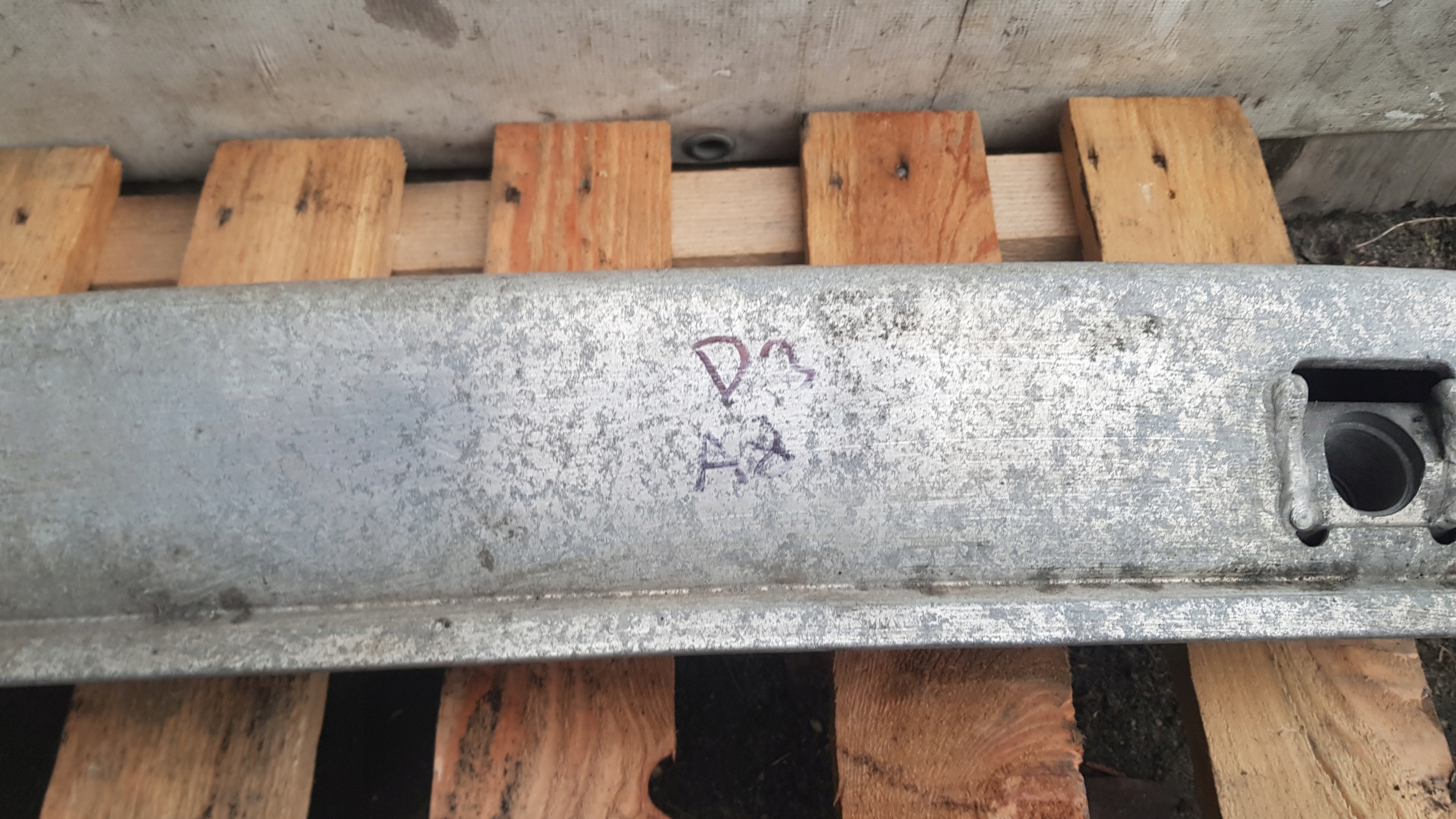 AUDI A8 D3 bumper support rear part pillar ABSORBER