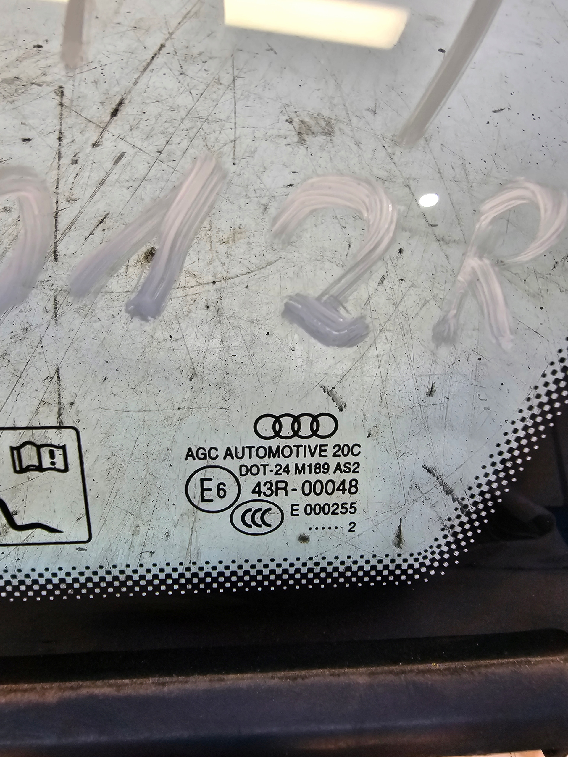 window bodywork AUDI A4 B8 8K5 sedan CHROM right rear part 2012R original !!!